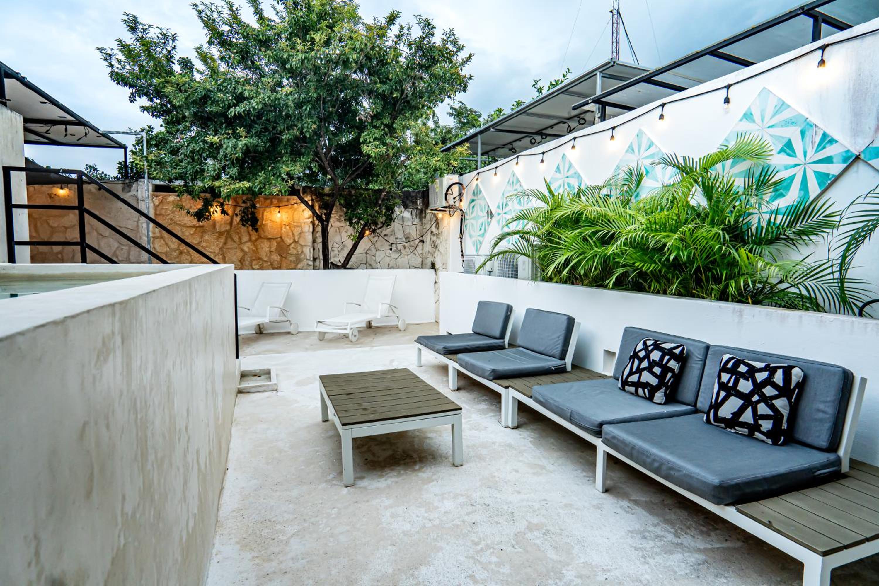 Two-Condos House in Great location with Rooftop and Pool and BBQ