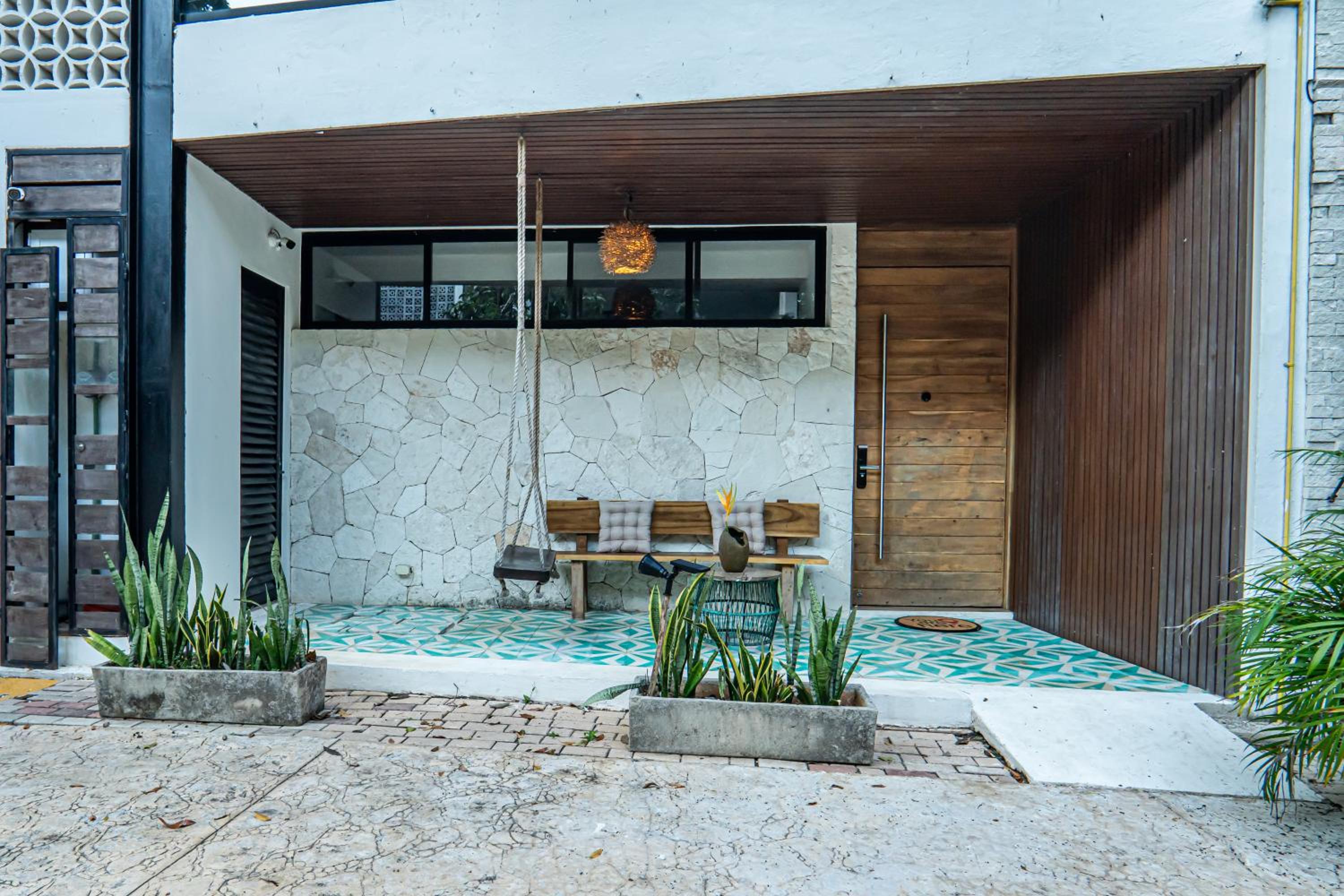 Two-Condos House in Great location with Rooftop and Pool and BBQ