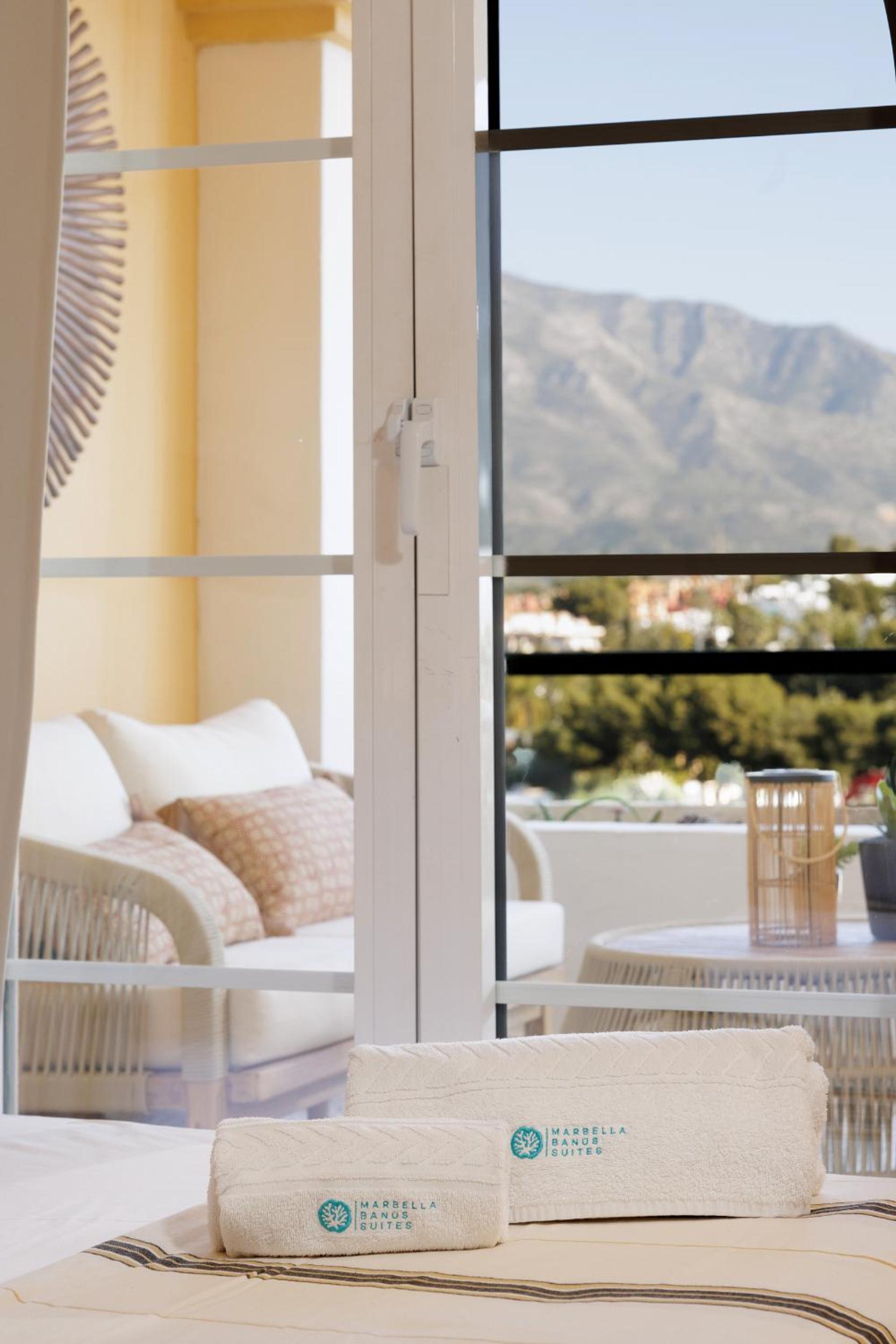 MARBELLA BANUS SUITES - Senorio de Aloha Mountain & Sea Views