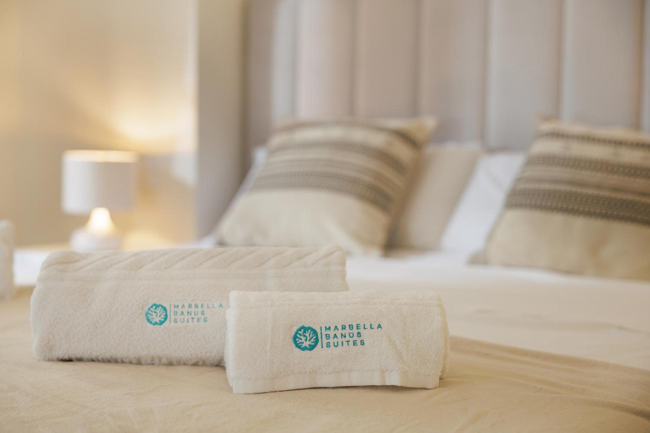 MARBELLA BANUS SUITES - Senorio de Aloha Mountain & Sea Views