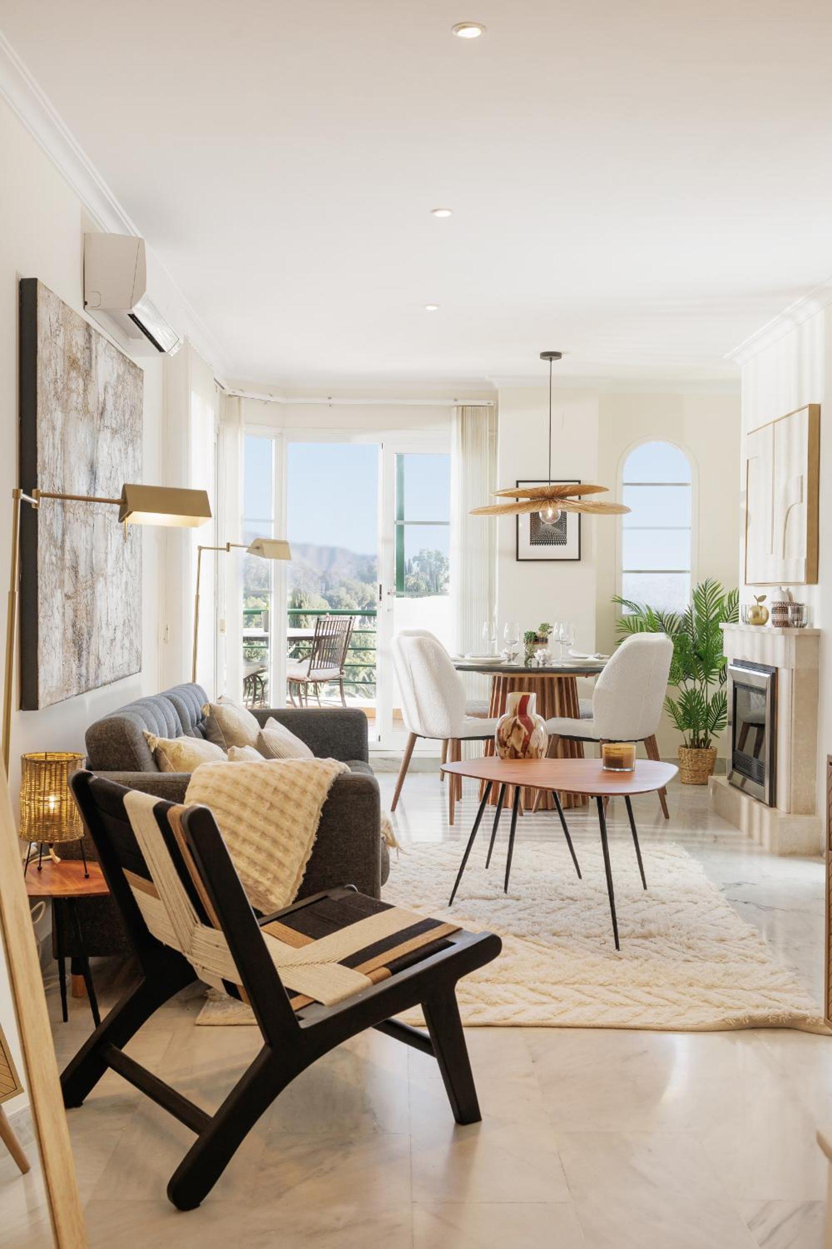 MARBELLA BANUS SUITES - Senorio de Aloha Mountain & Sea Views