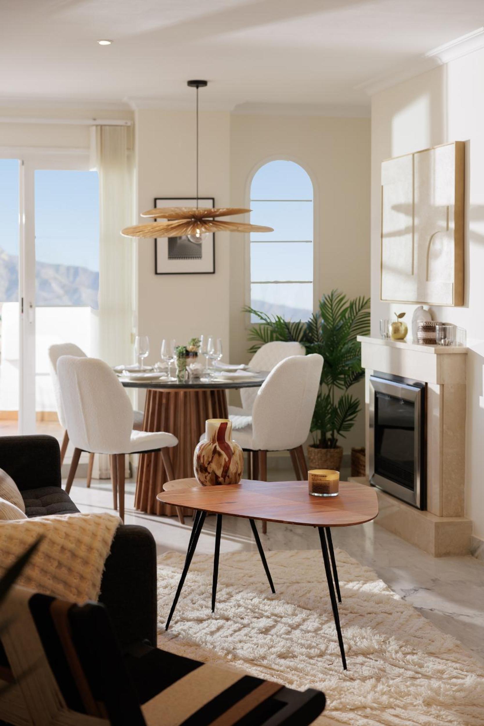 MARBELLA BANUS SUITES - Senorio de Aloha Mountain & Sea Views