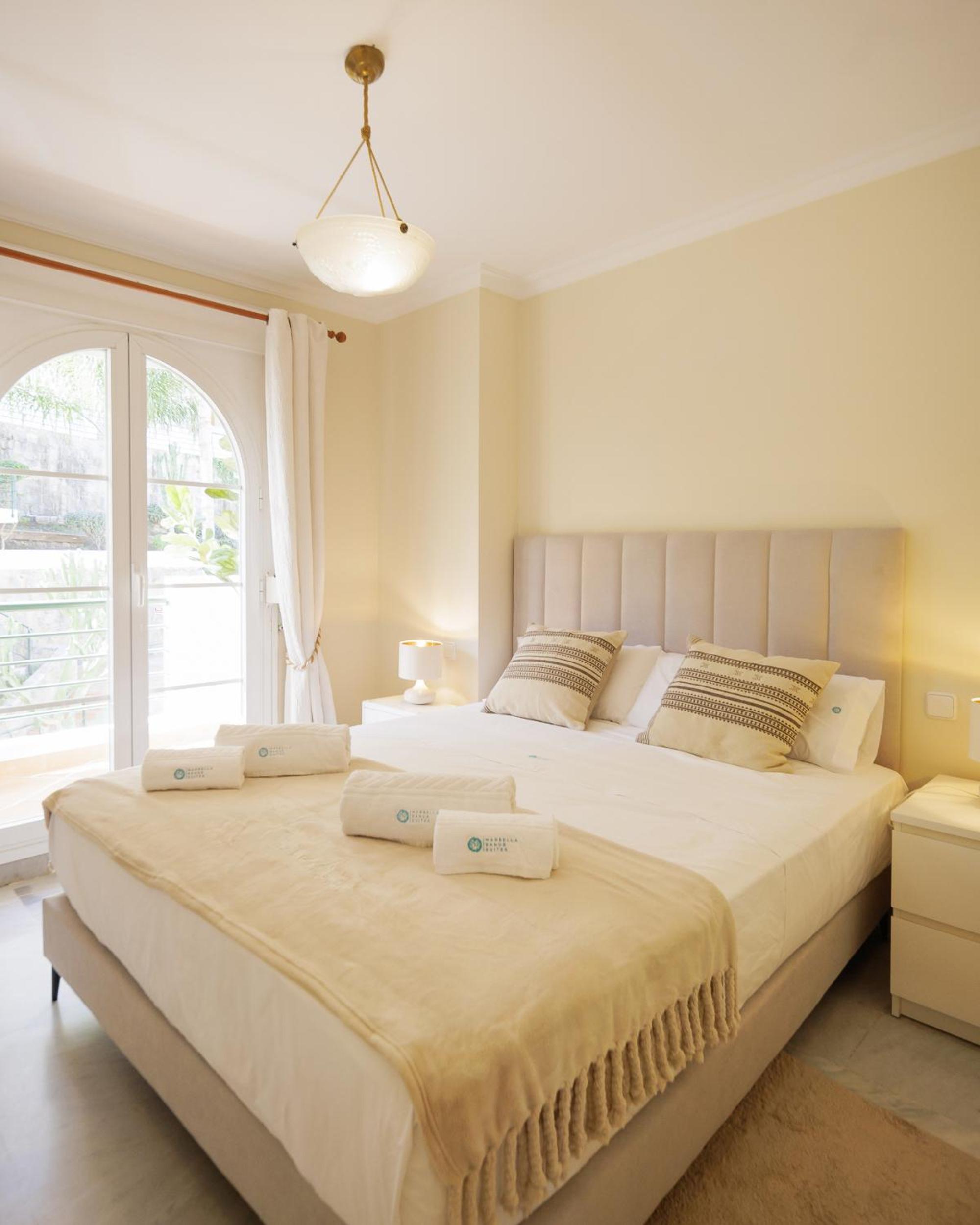 MARBELLA BANUS SUITES - Senorio de Aloha Mountain & Sea Views