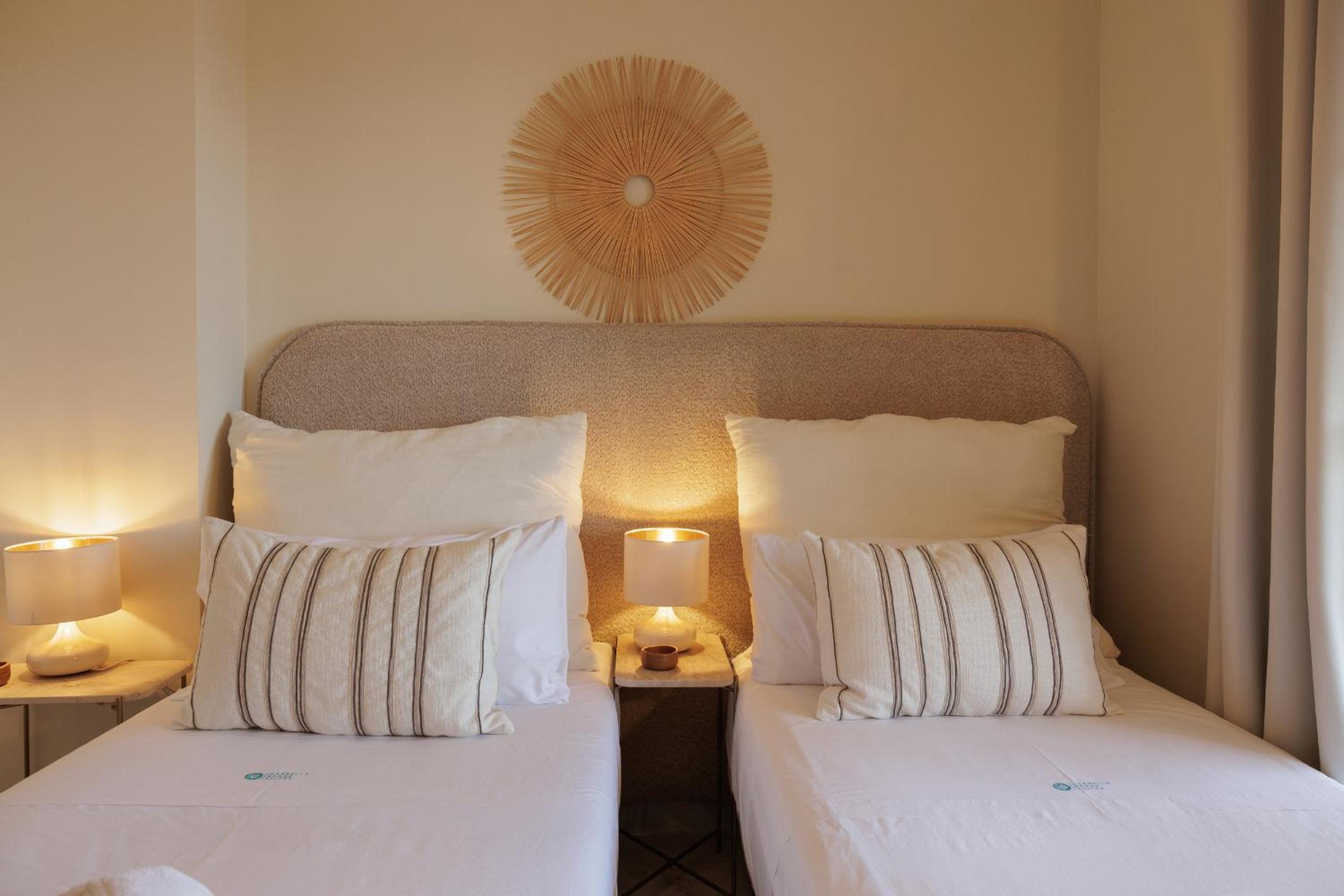 MARBELLA BANUS SUITES - Senorio de Aloha Mountain & Sea Views