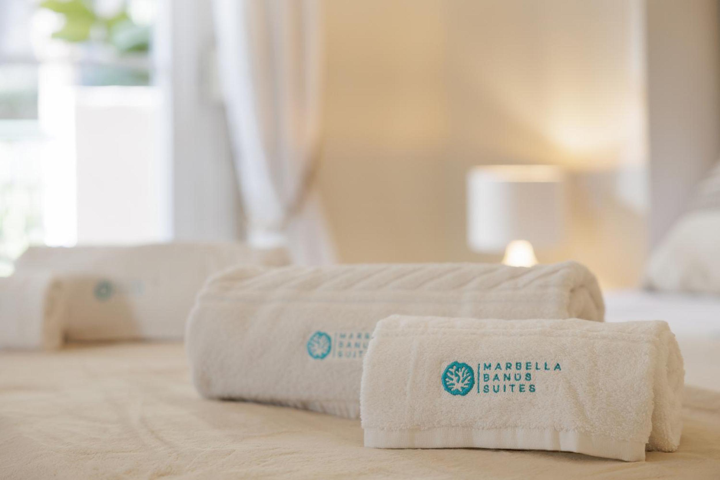 MARBELLA BANUS SUITES - Senorio de Aloha Mountain & Sea Views