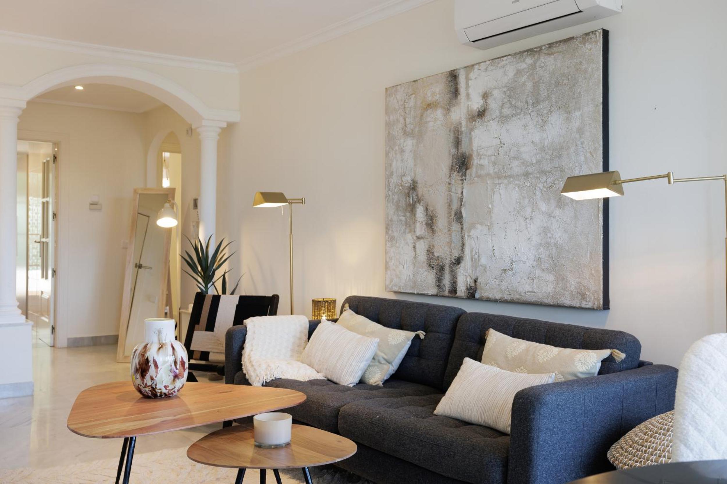 MARBELLA BANUS SUITES - Senorio de Aloha Mountain & Sea Views