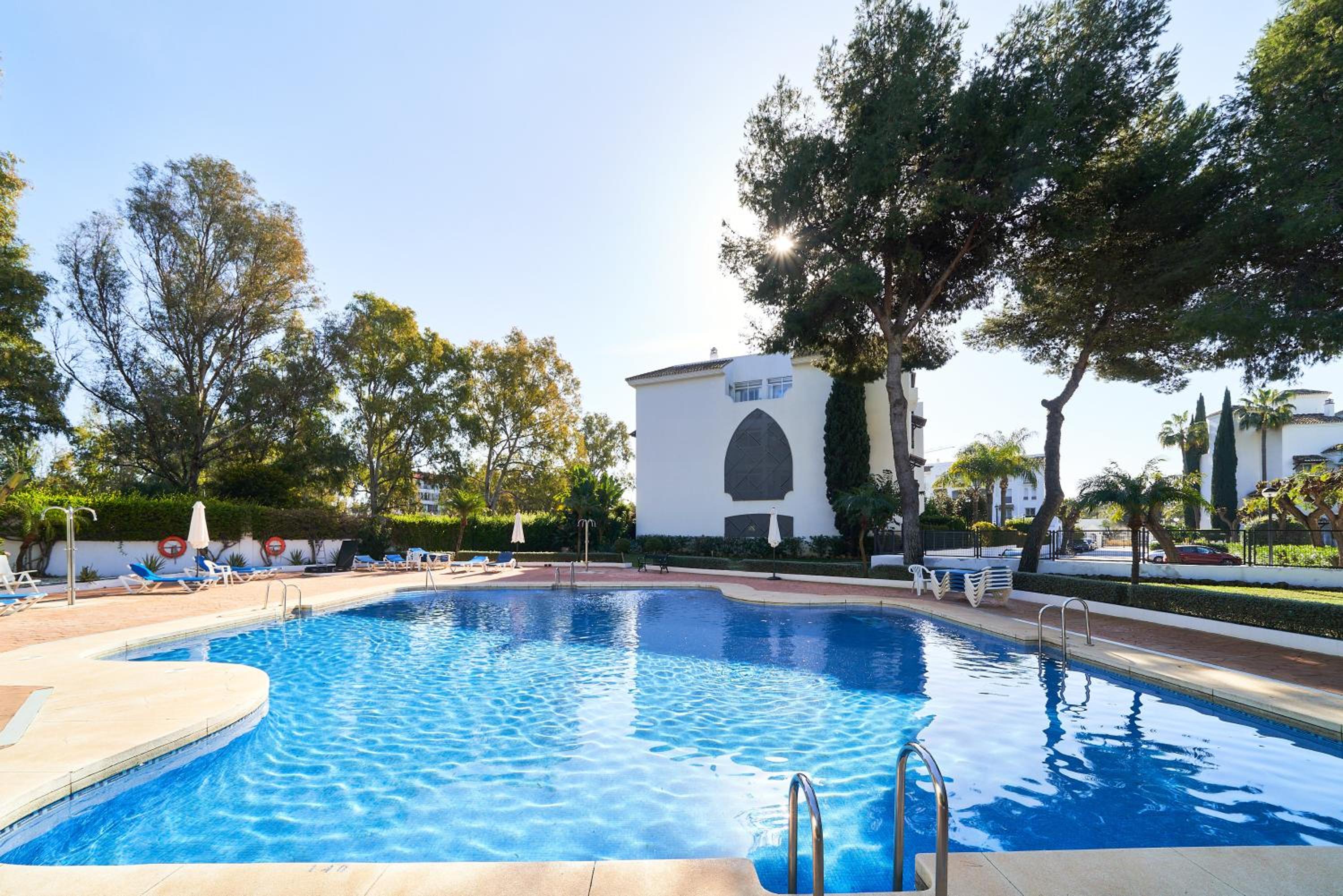 MARBELLA BANUS SUITES - Banus Rio Verde Beachside
