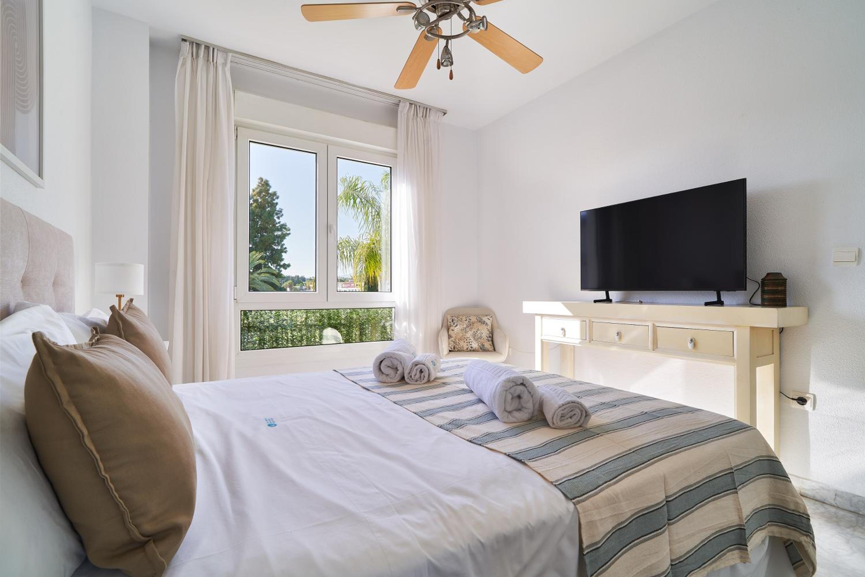 MARBELLA BANUS SUITES - Banus Rio Verde Beachside