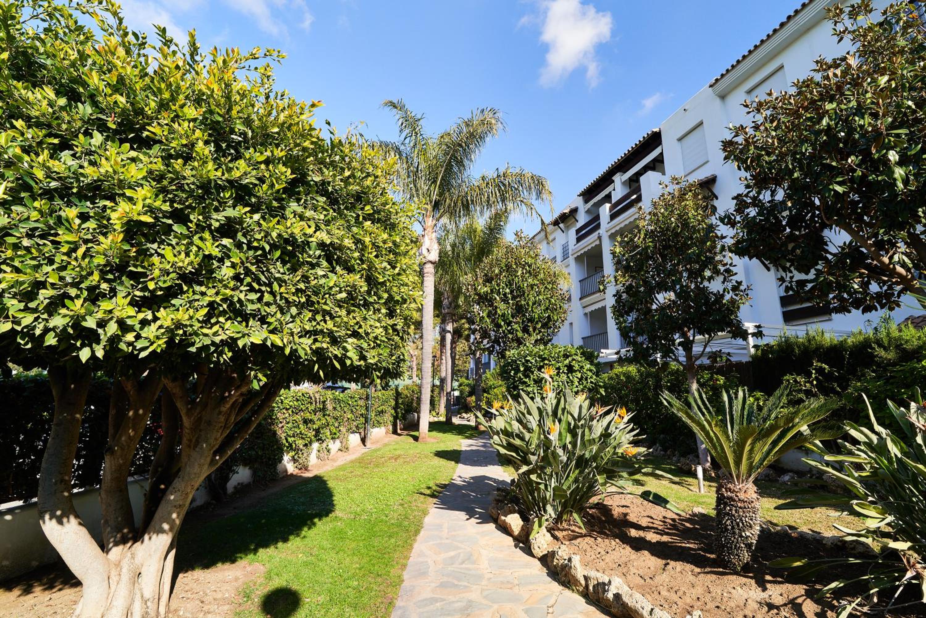 MARBELLA BANUS SUITES - Banus Rio Verde Beachside
