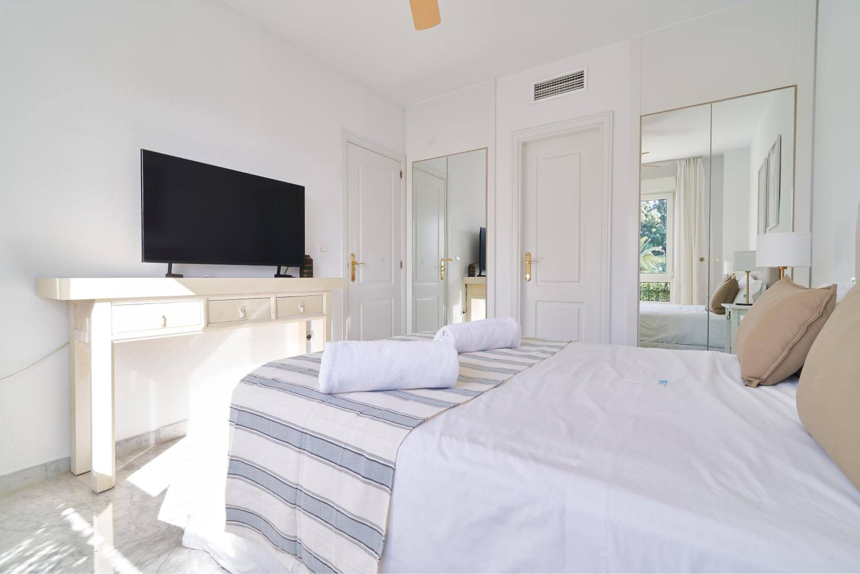 MARBELLA BANUS SUITES - Banus Rio Verde Beachside