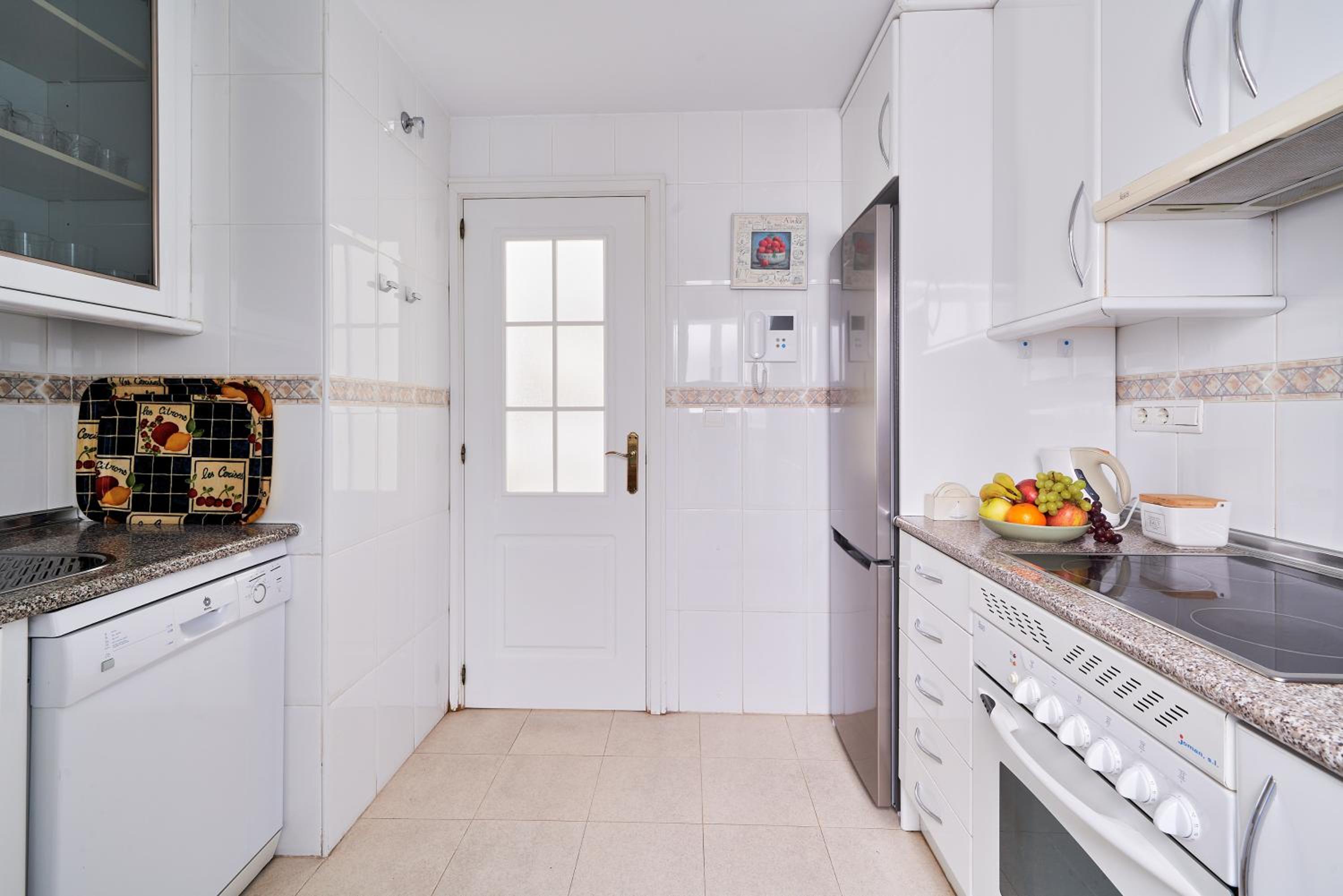 MARBELLA BANUS SUITES - Banus Rio Verde Beachside