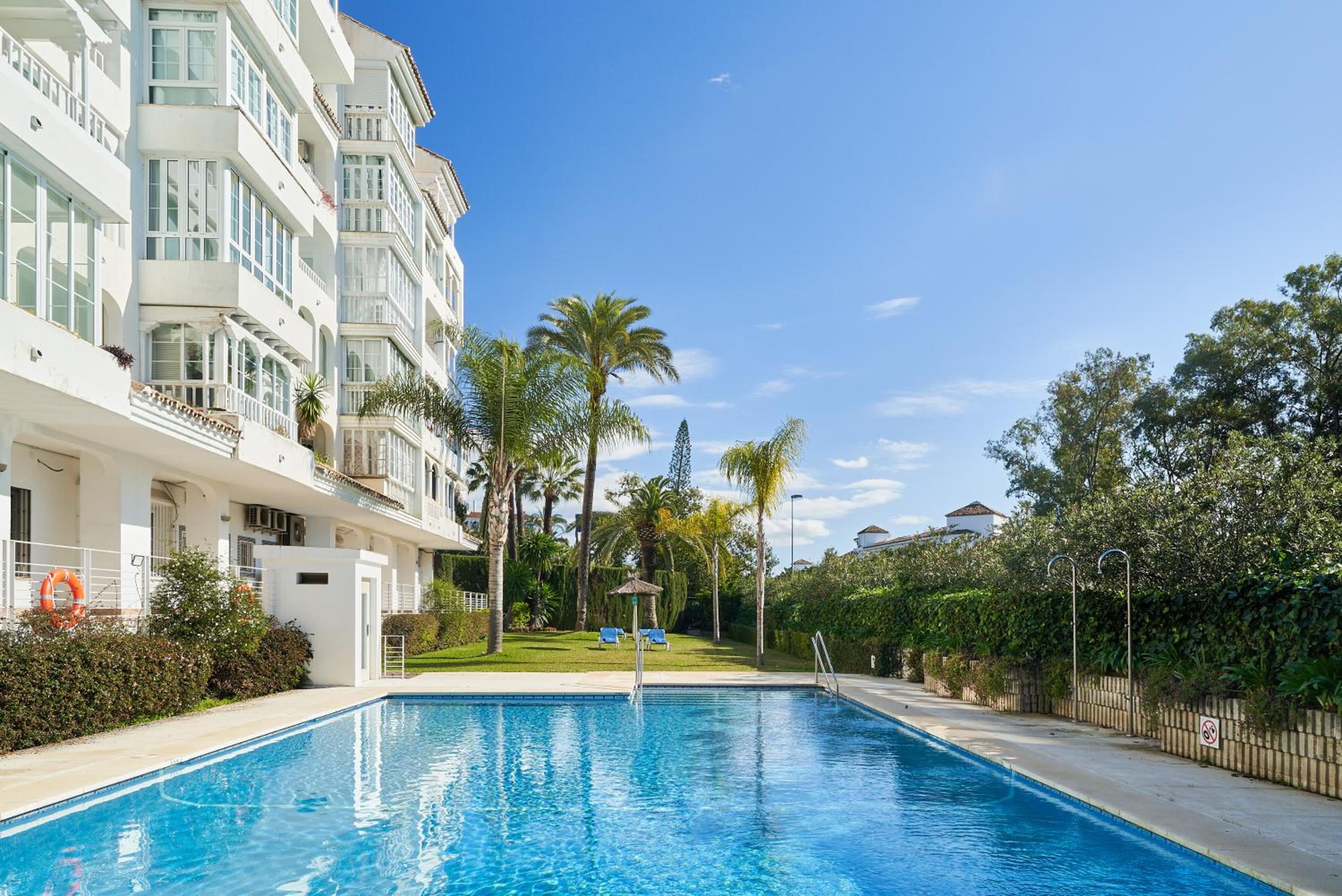 MARBELLA BANUS SUITES - Banus, modern, bright and balcony