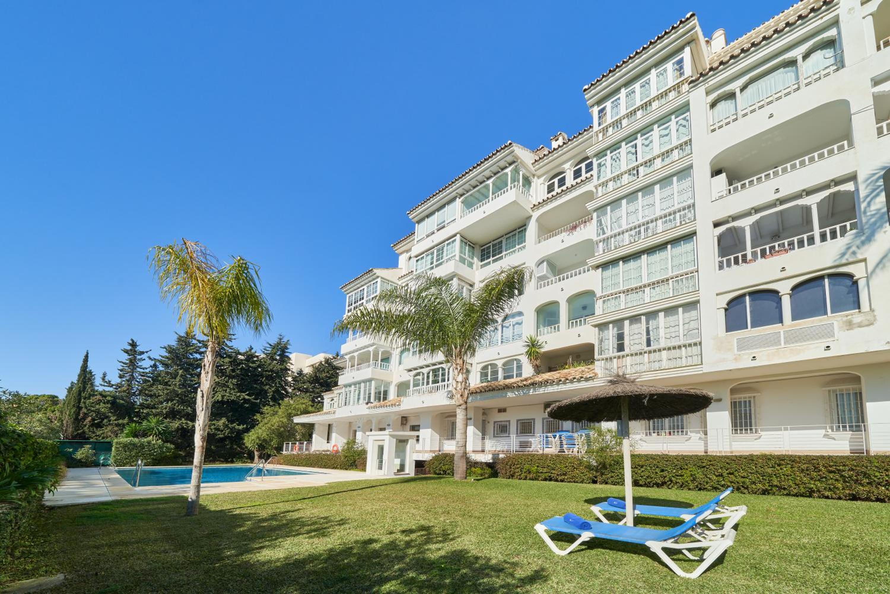 MARBELLA BANUS SUITES - Banus, modern, bright and balcony