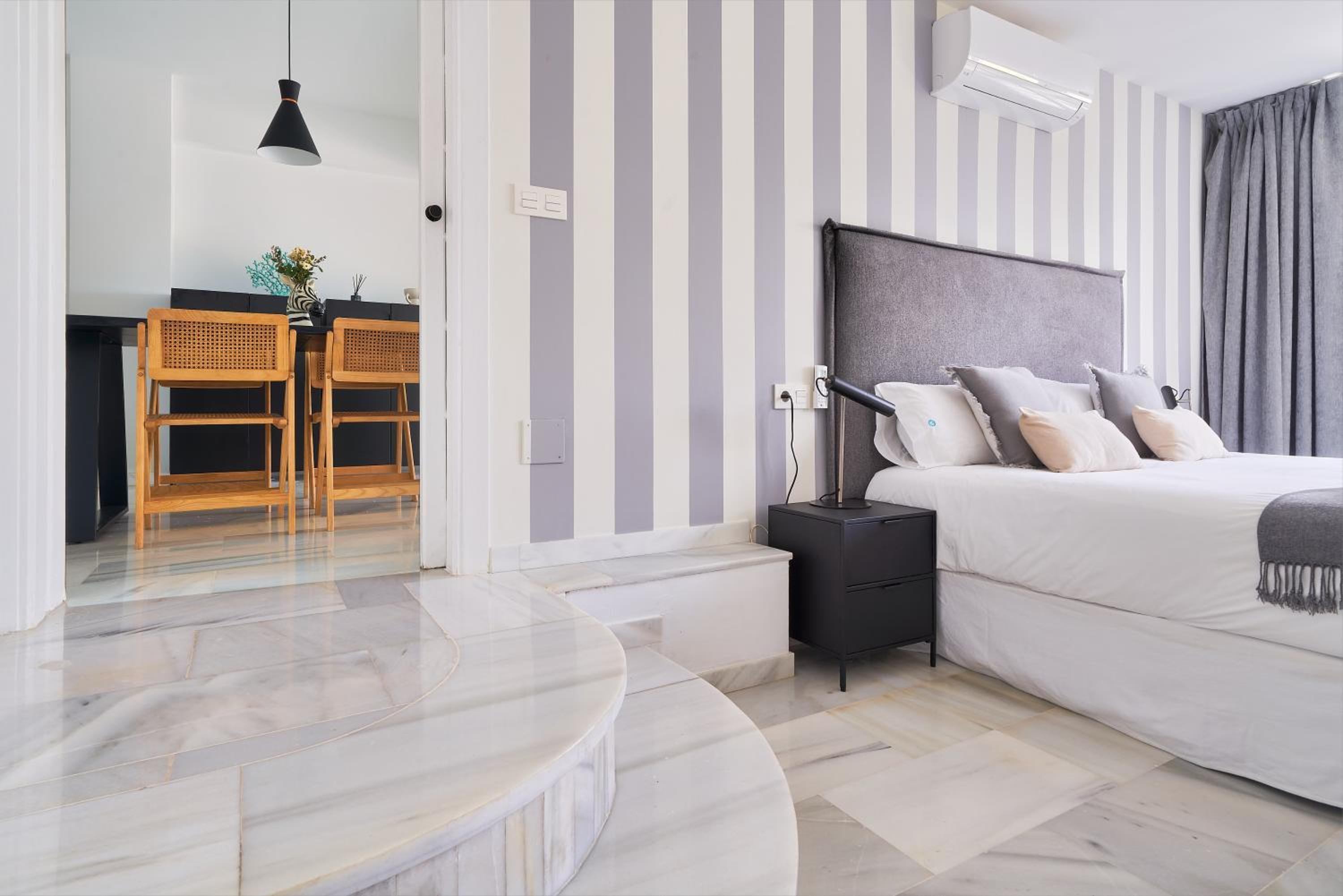 MARBELLA BANUS SUITES - Banus, modern, bright and balcony