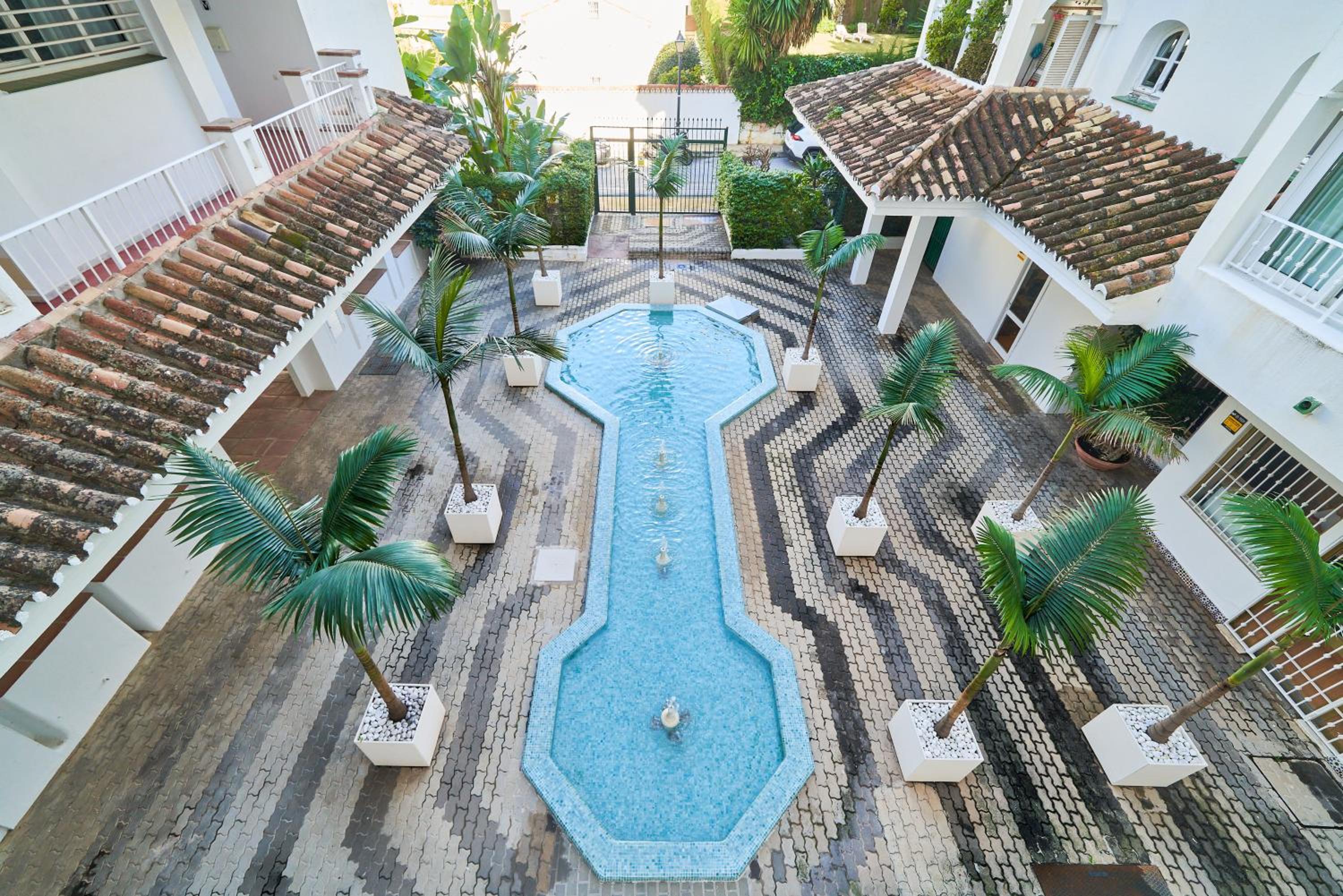 MARBELLA BANUS SUITES - Banus, modern, bright and balcony