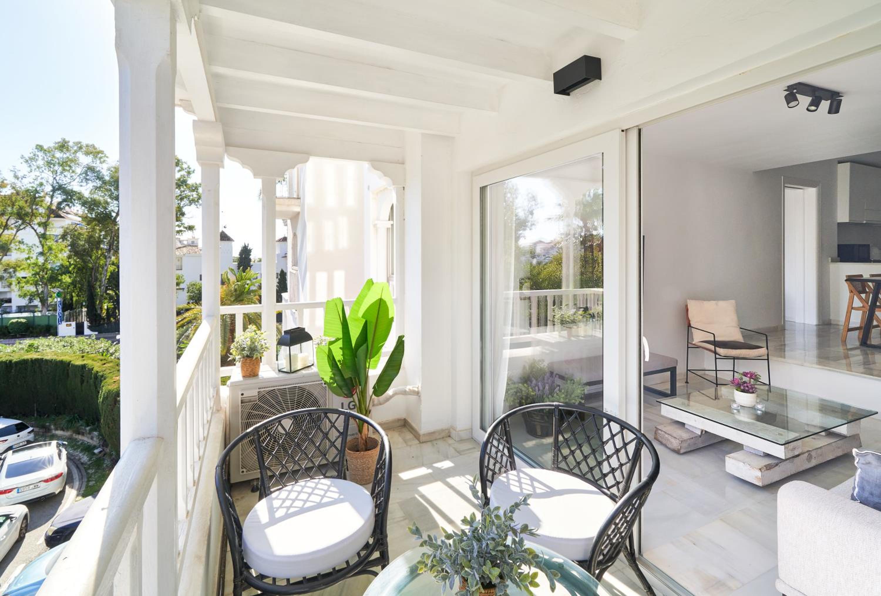 MARBELLA BANUS SUITES - Banus, modern, bright and balcony