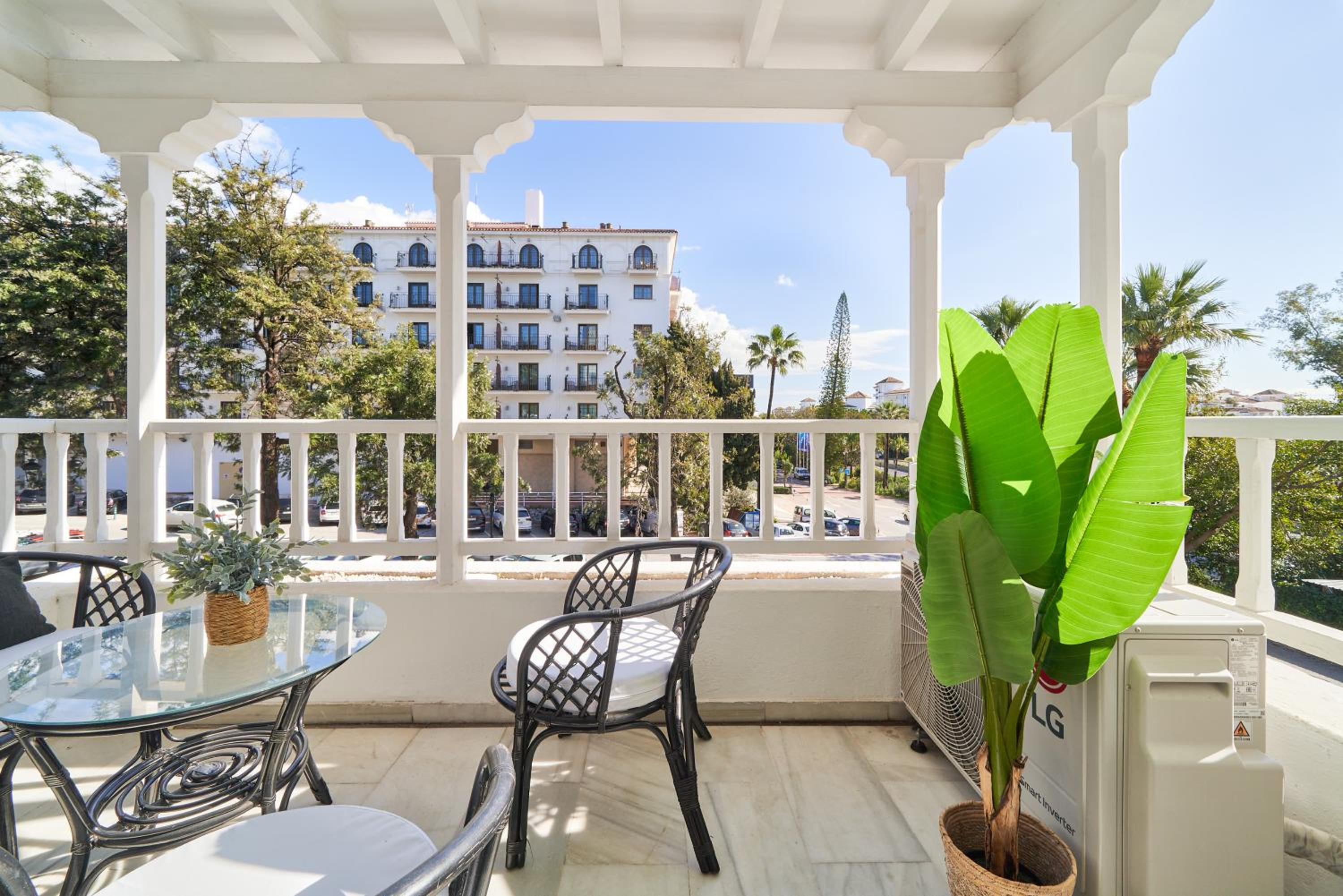 MARBELLA BANUS SUITES - Banus, modern, bright and balcony