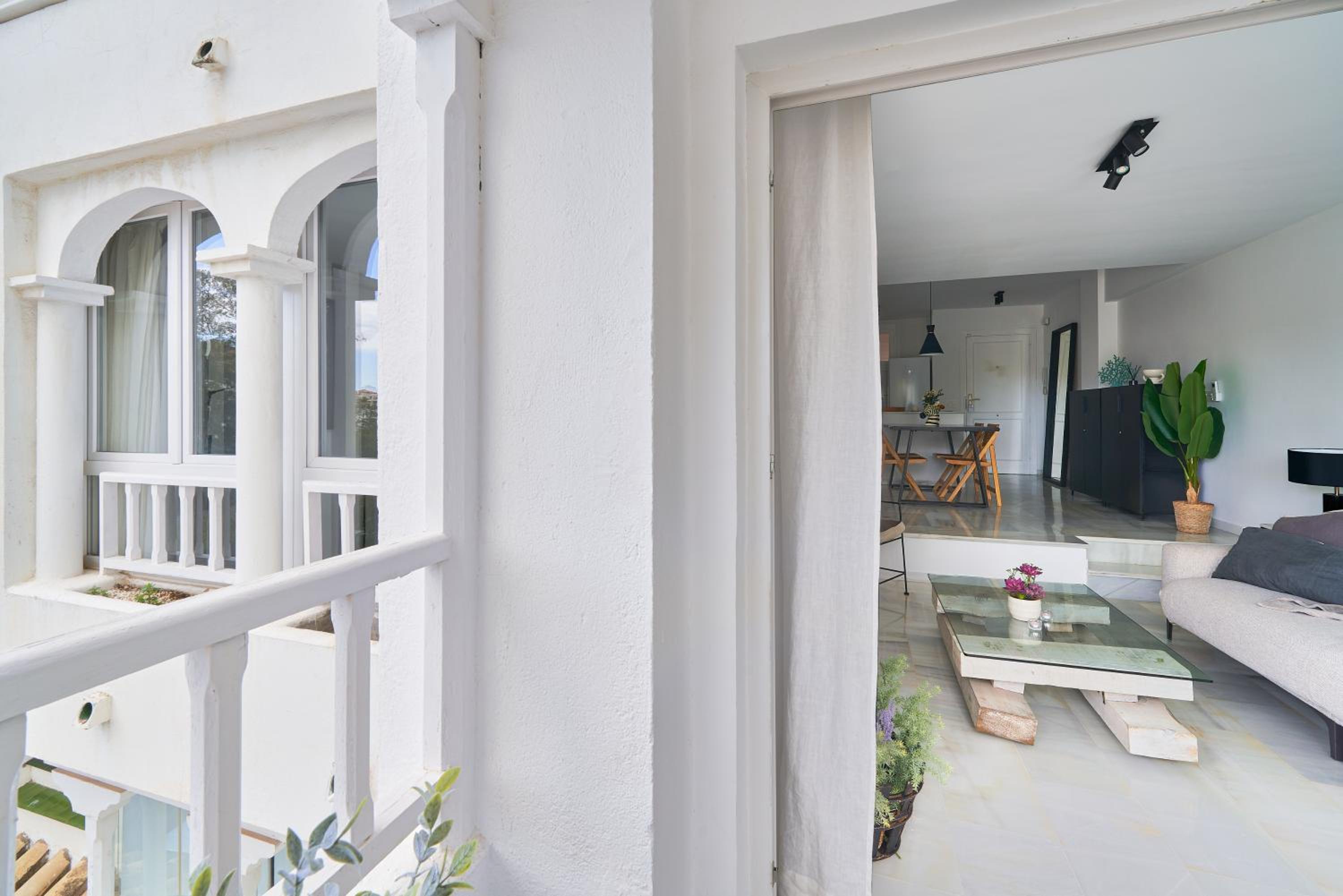 MARBELLA BANUS SUITES - Banus, modern, bright and balcony