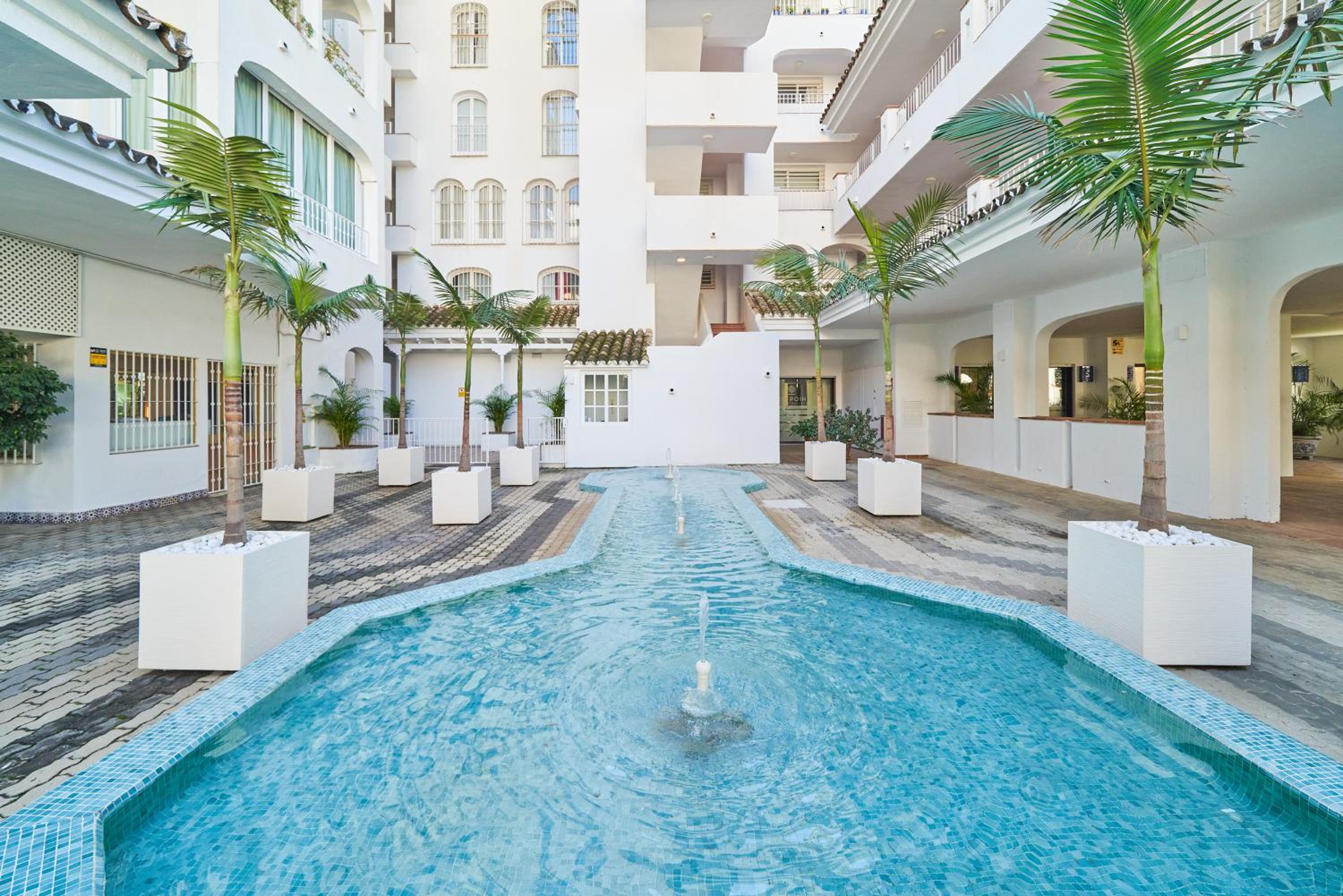 MARBELLA BANUS SUITES - Banus, modern, bright and balcony
