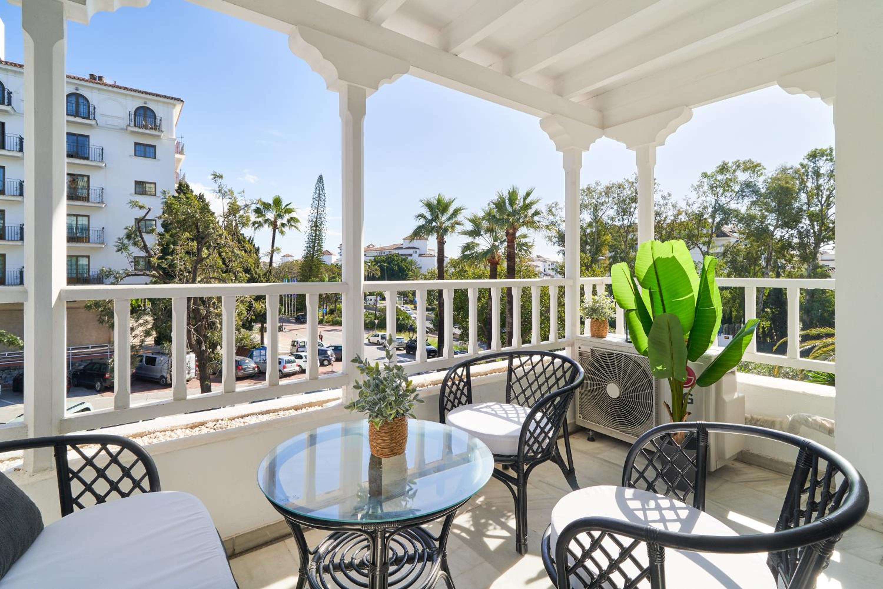 MARBELLA BANUS SUITES - Banus, modern, bright and balcony