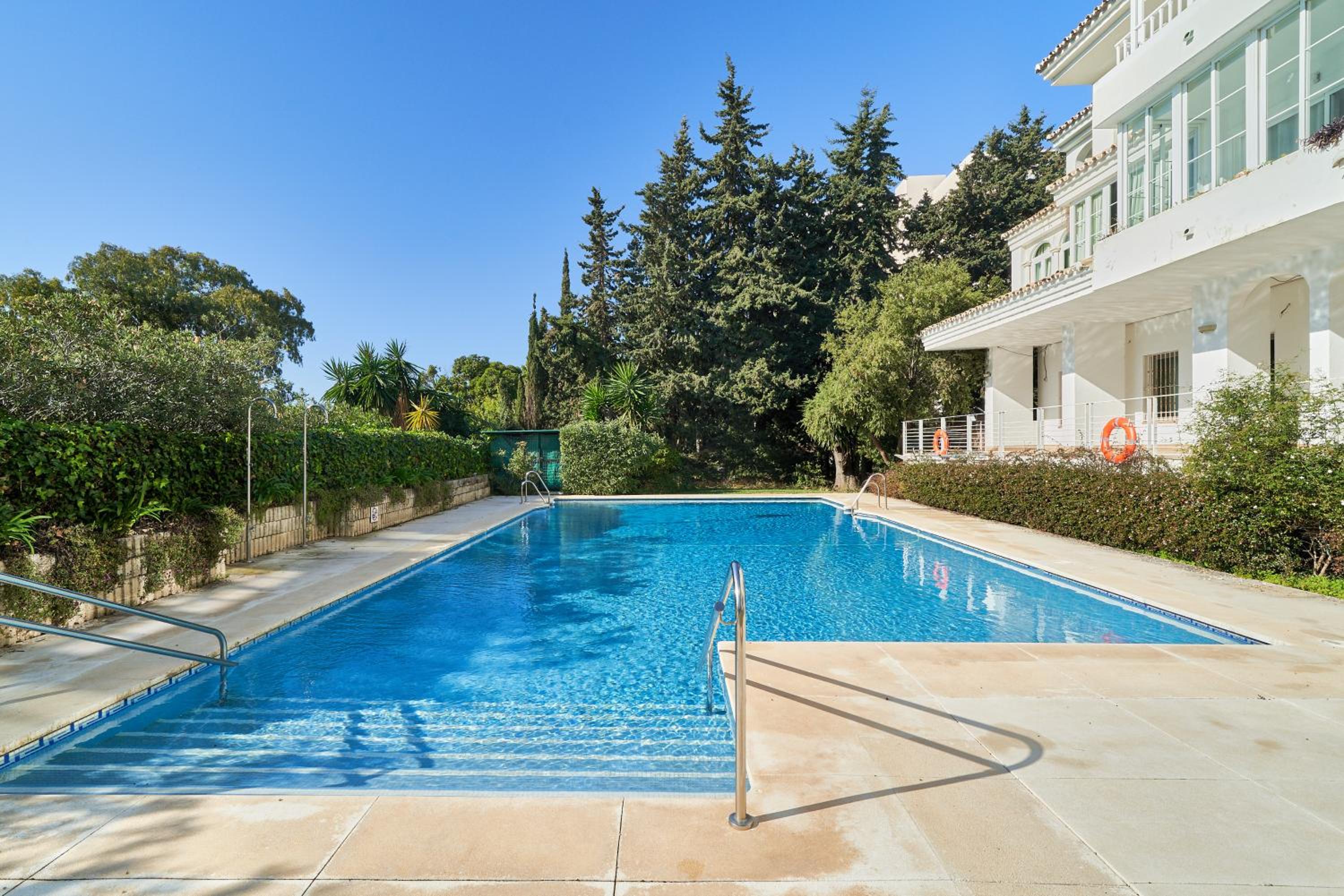 MARBELLA BANUS SUITES - Banus, modern, bright and balcony