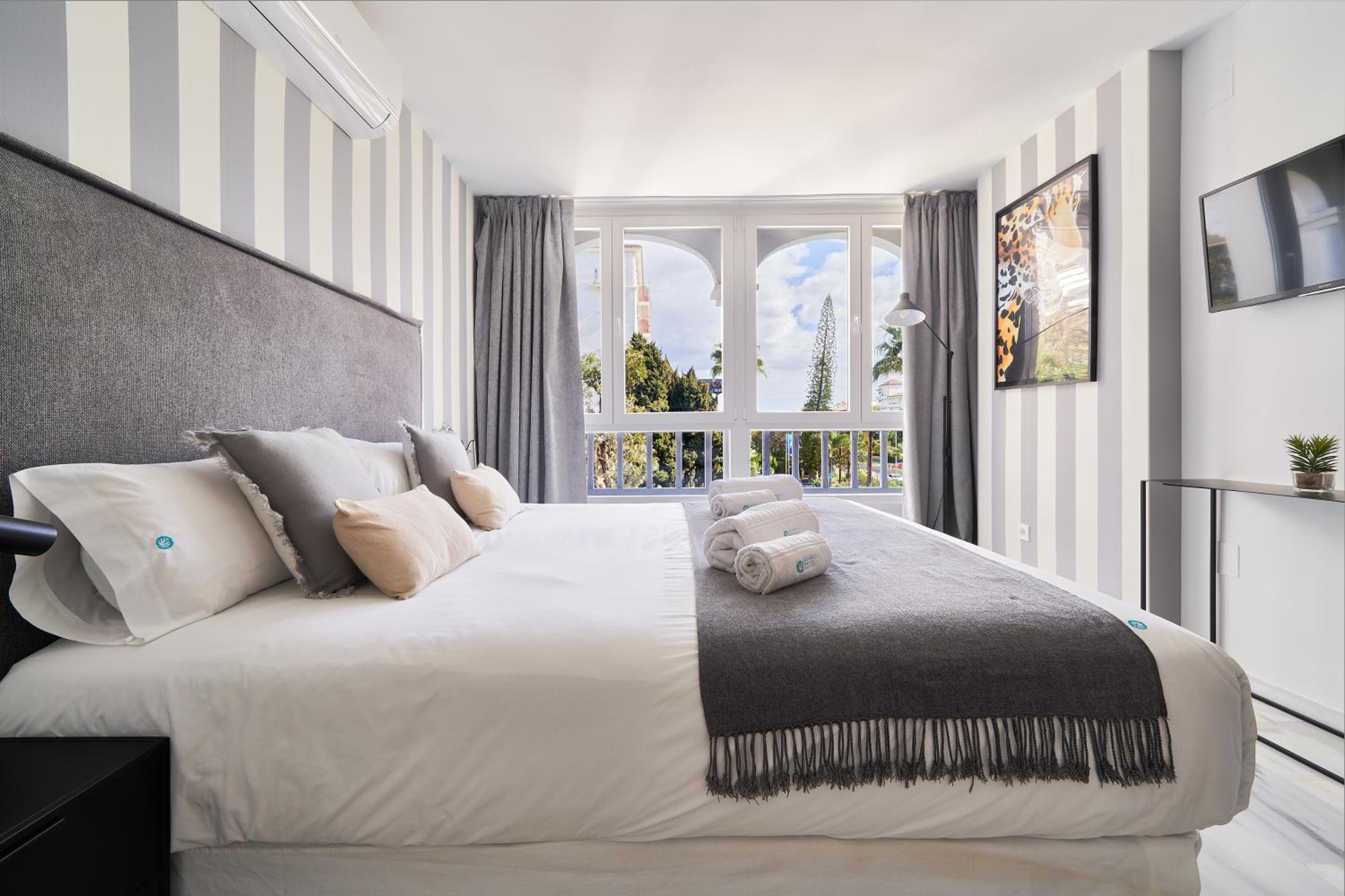 MARBELLA BANUS SUITES - Banus, modern, bright and balcony