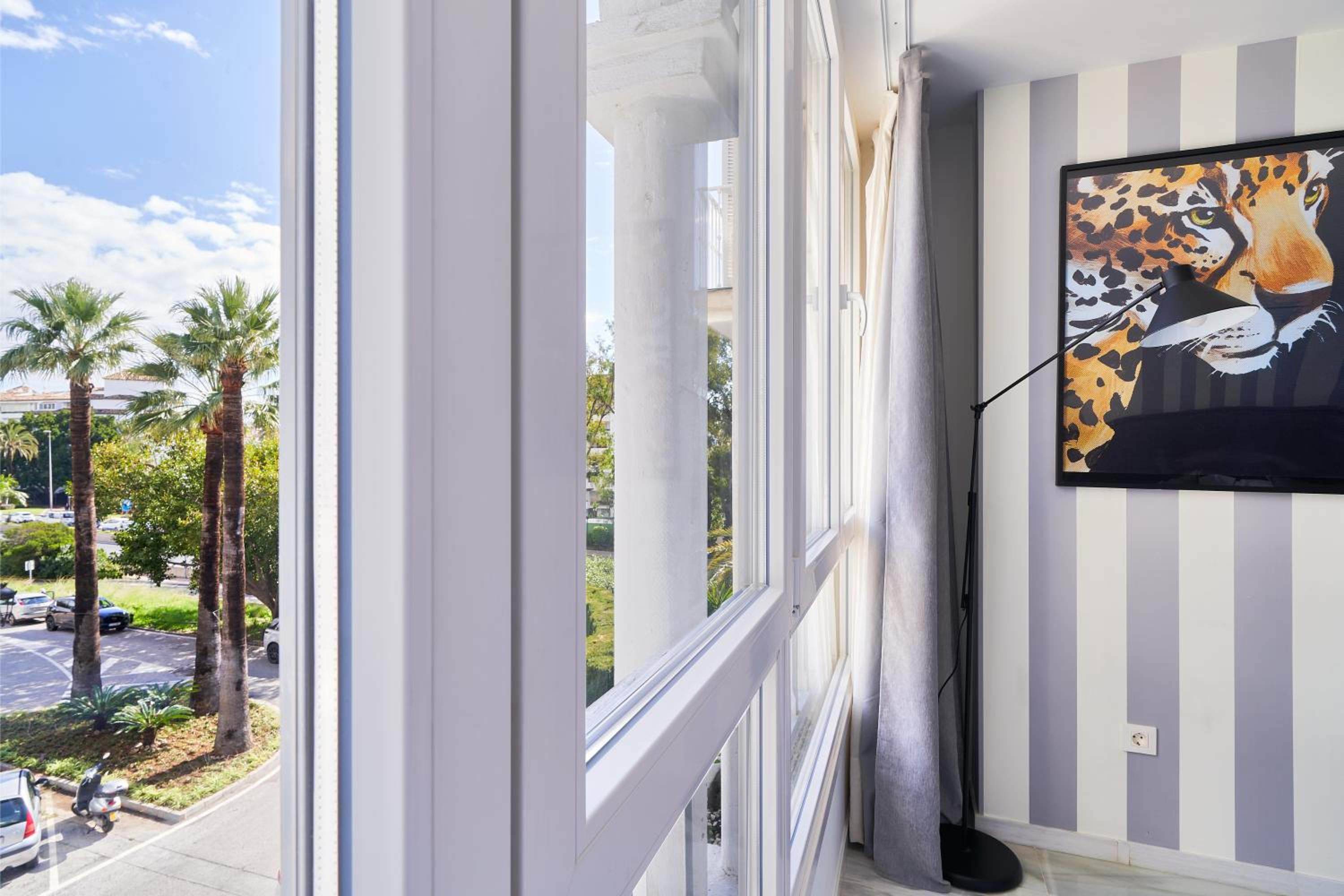 MARBELLA BANUS SUITES - Banus, modern, bright and balcony
