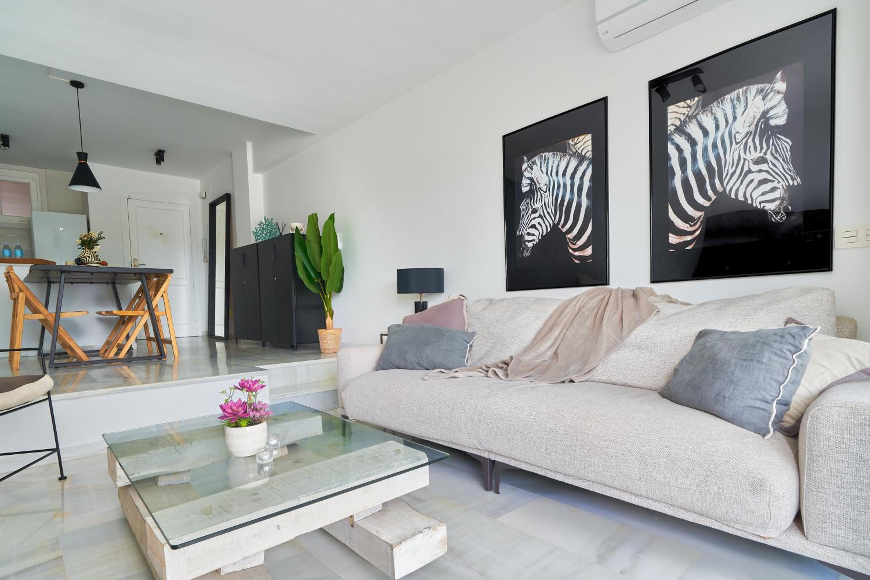 MARBELLA BANUS SUITES - Banus, modern, bright and balcony