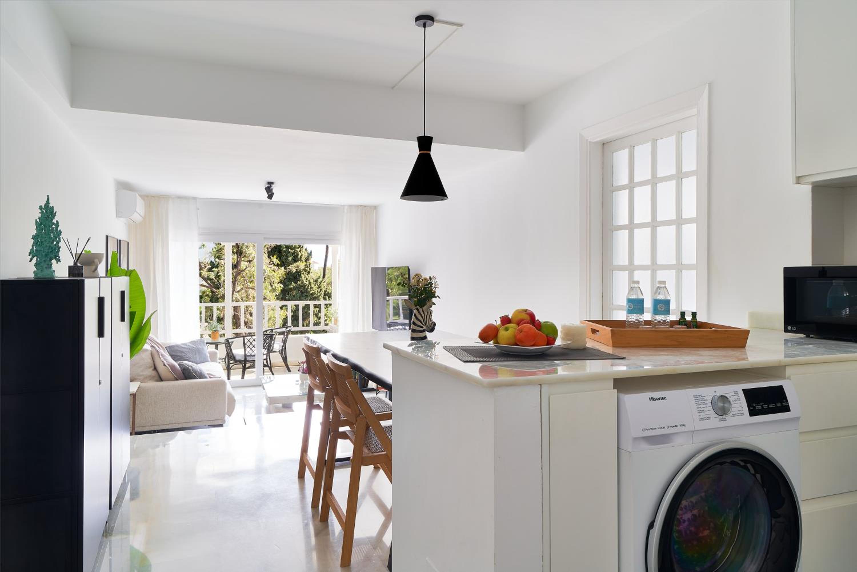 MARBELLA BANUS SUITES - Banus, modern, bright and balcony