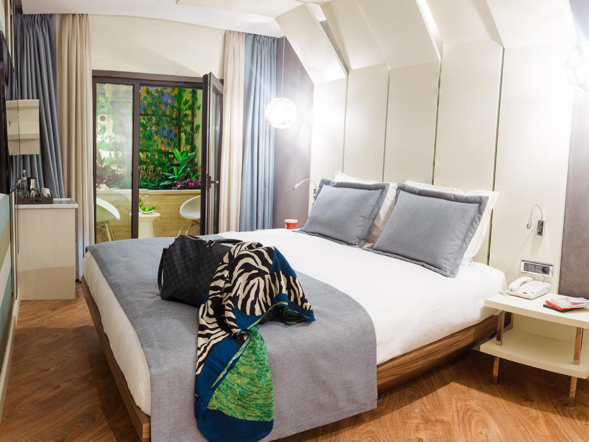 Maroon Otel Pera - Image 107