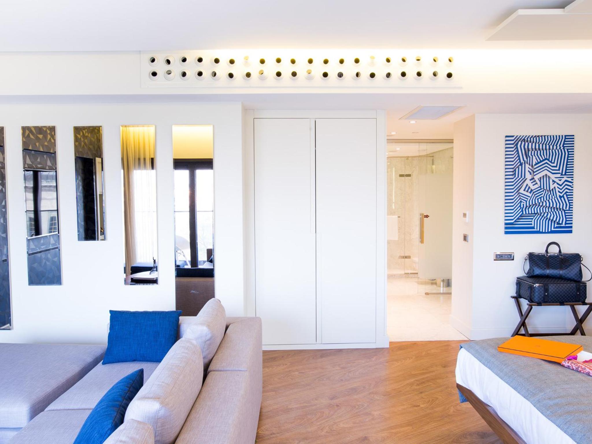 Maroon Otel Pera - Image 117