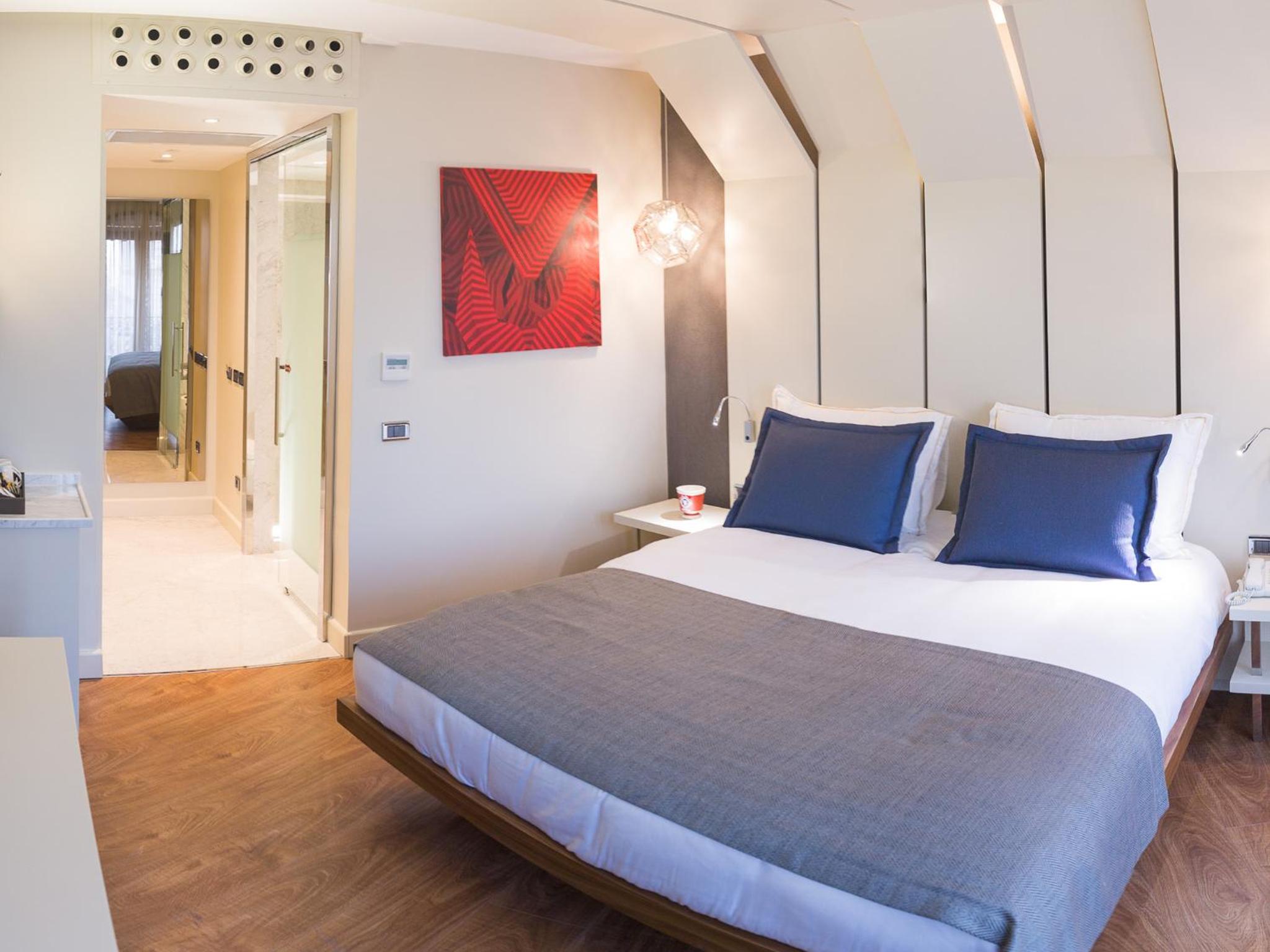 Maroon Otel Pera - Image 119