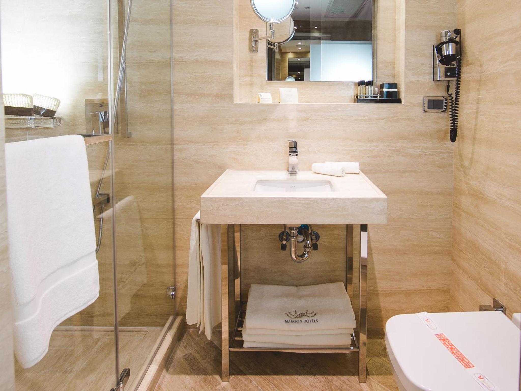 Maroon Otel Pera - Image 128