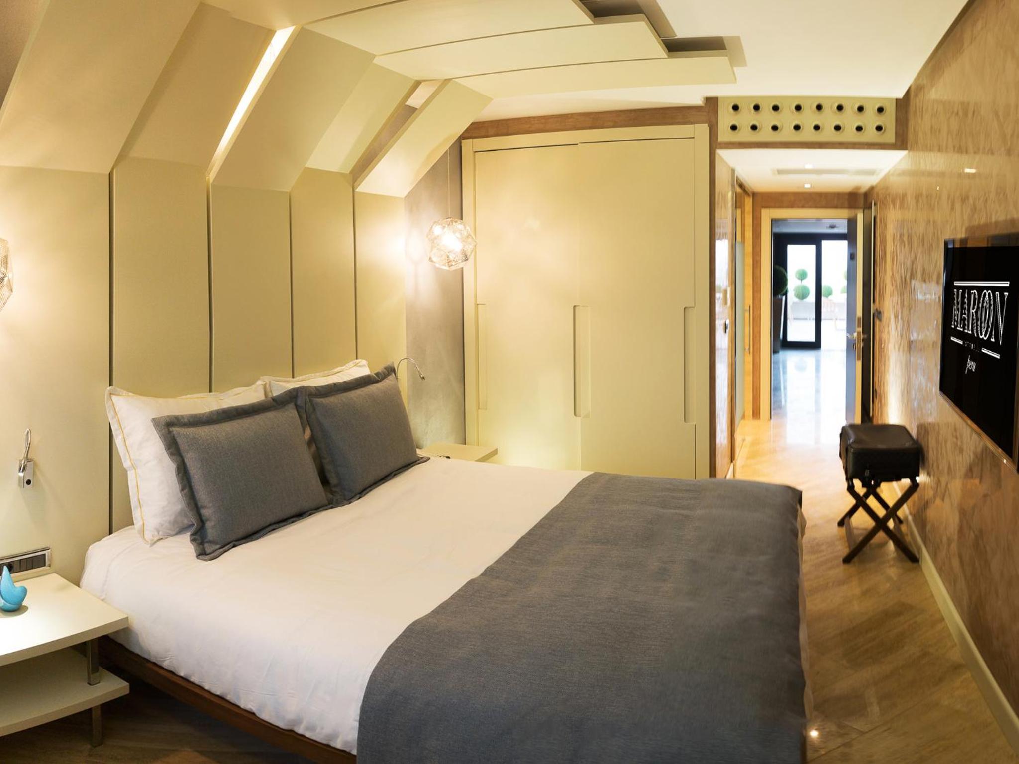 Maroon Otel Pera - Image 130