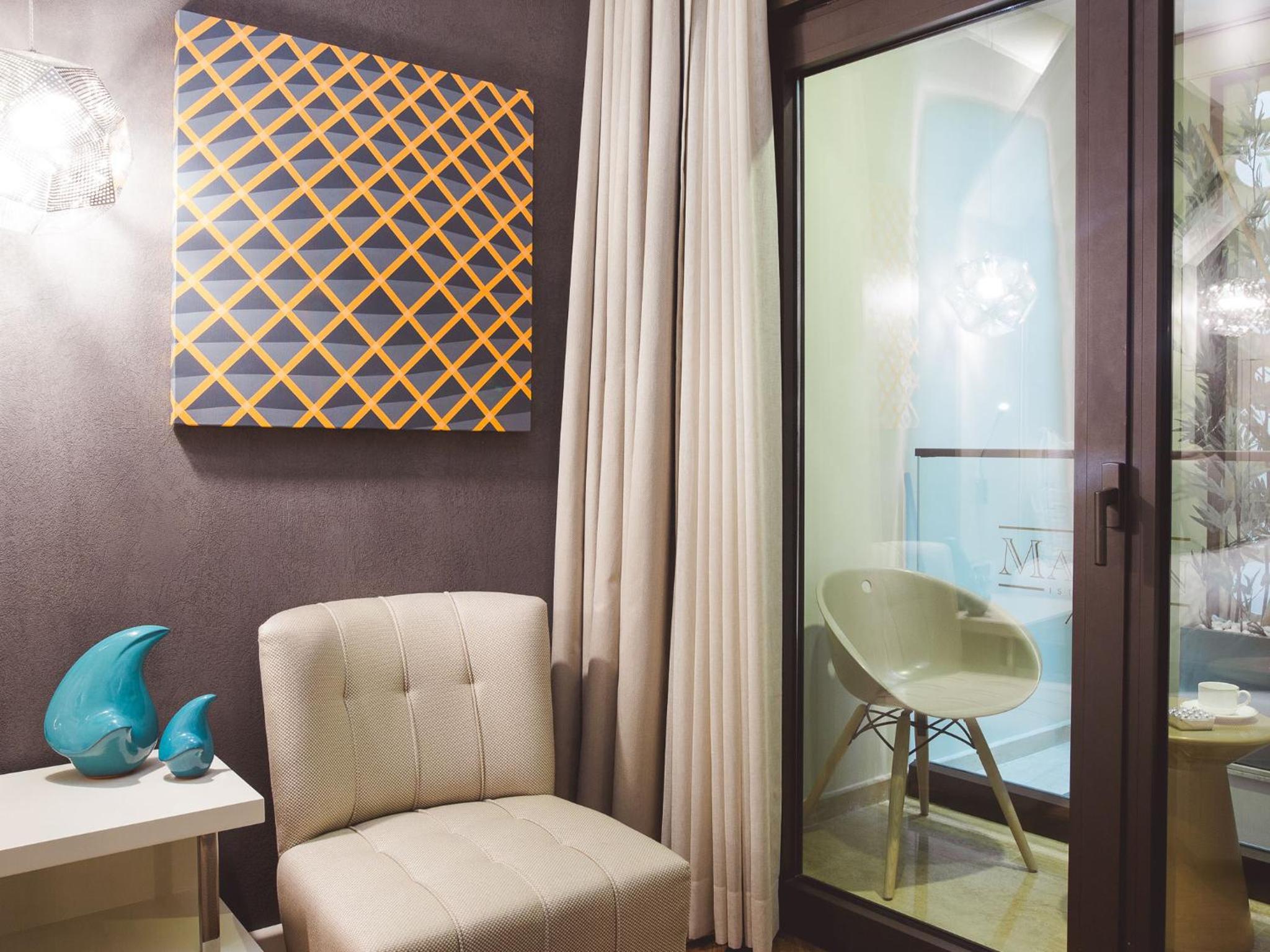 Maroon Otel Pera - Image 133