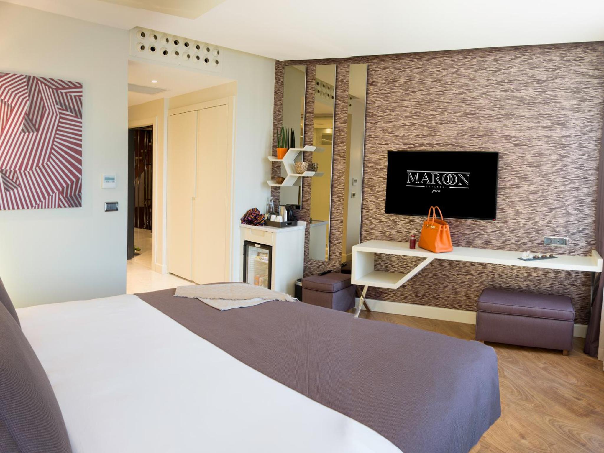 Maroon Otel Pera - Image 23