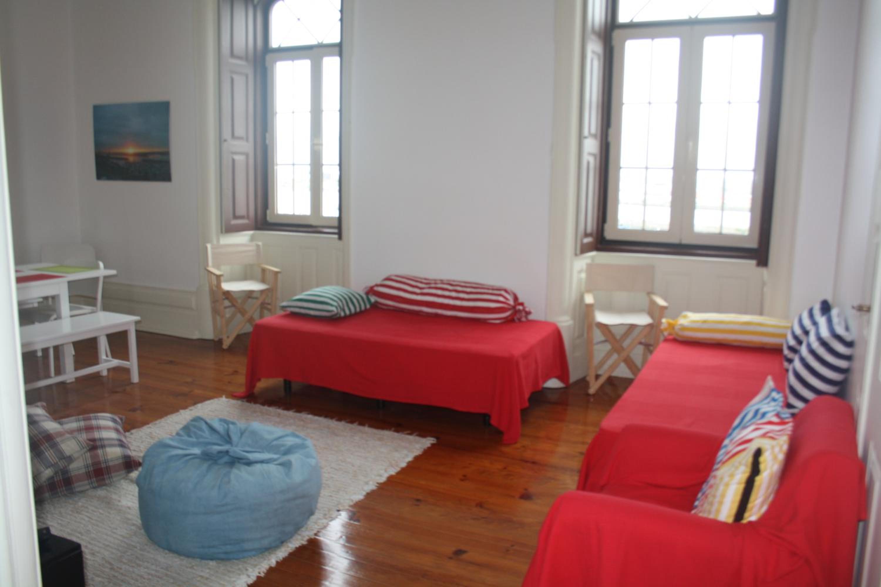 Hostel 402