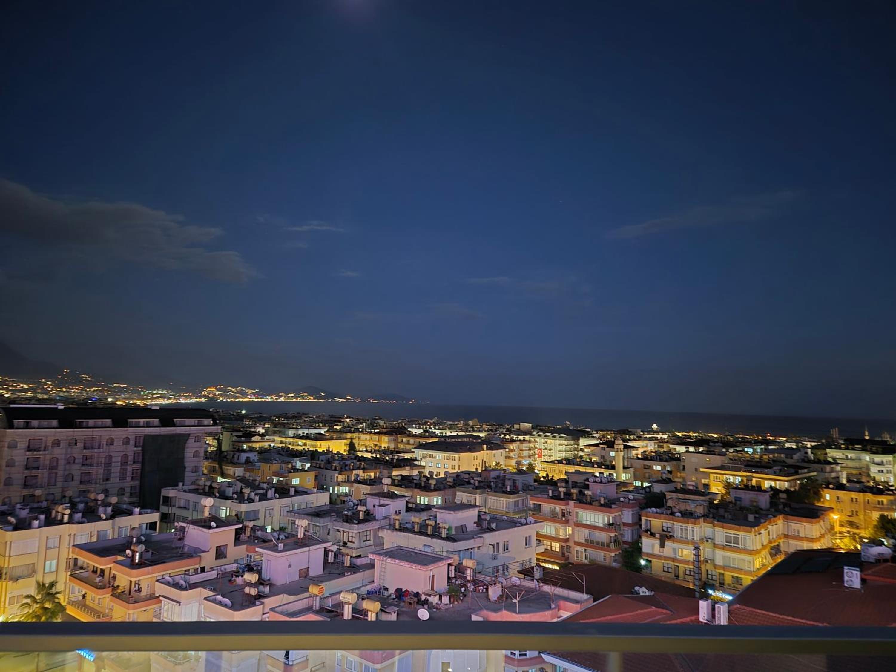 Luxury apartment with panoramic sea view emerald