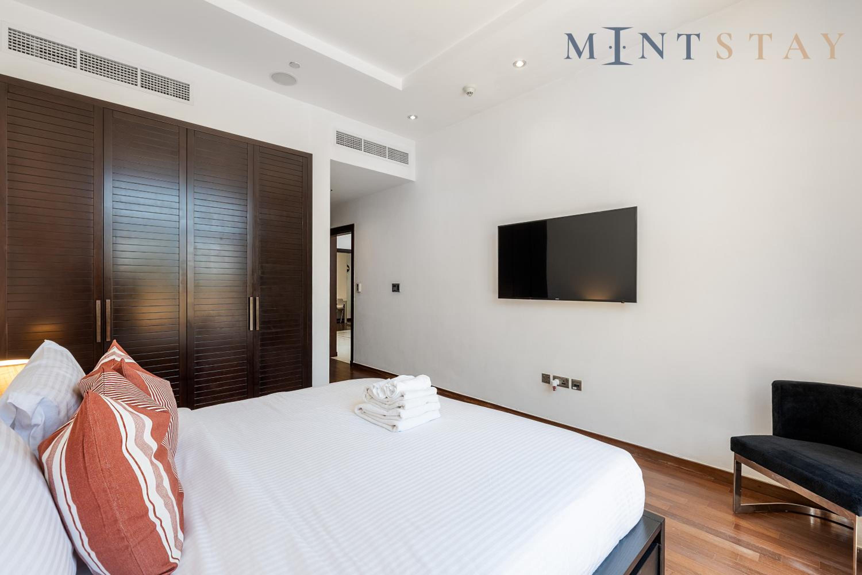 Tiara Beach Residences, Palm Jumeirah Dubai - Mint Stay