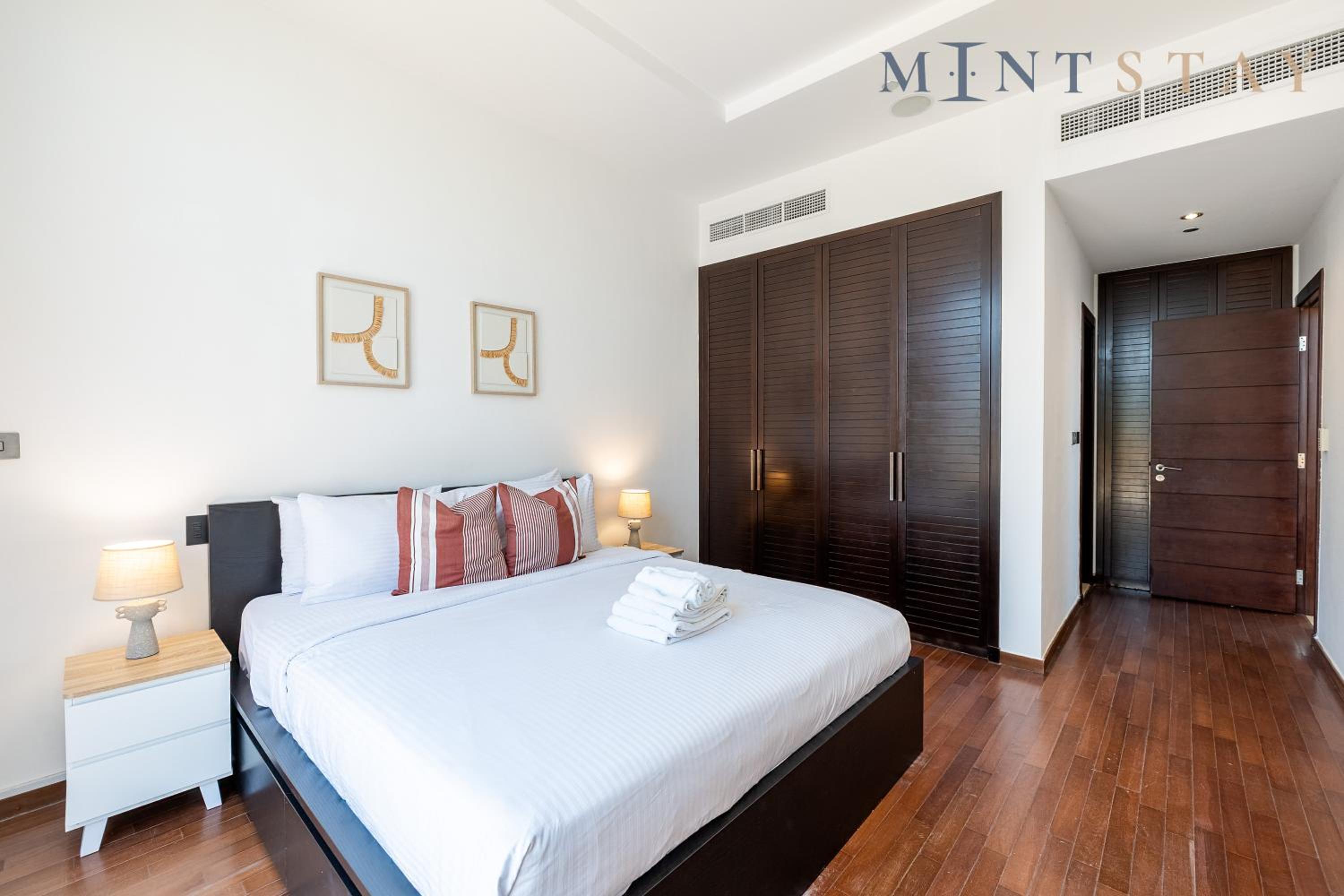 Tiara Beach Residences, Palm Jumeirah Dubai - Mint Stay