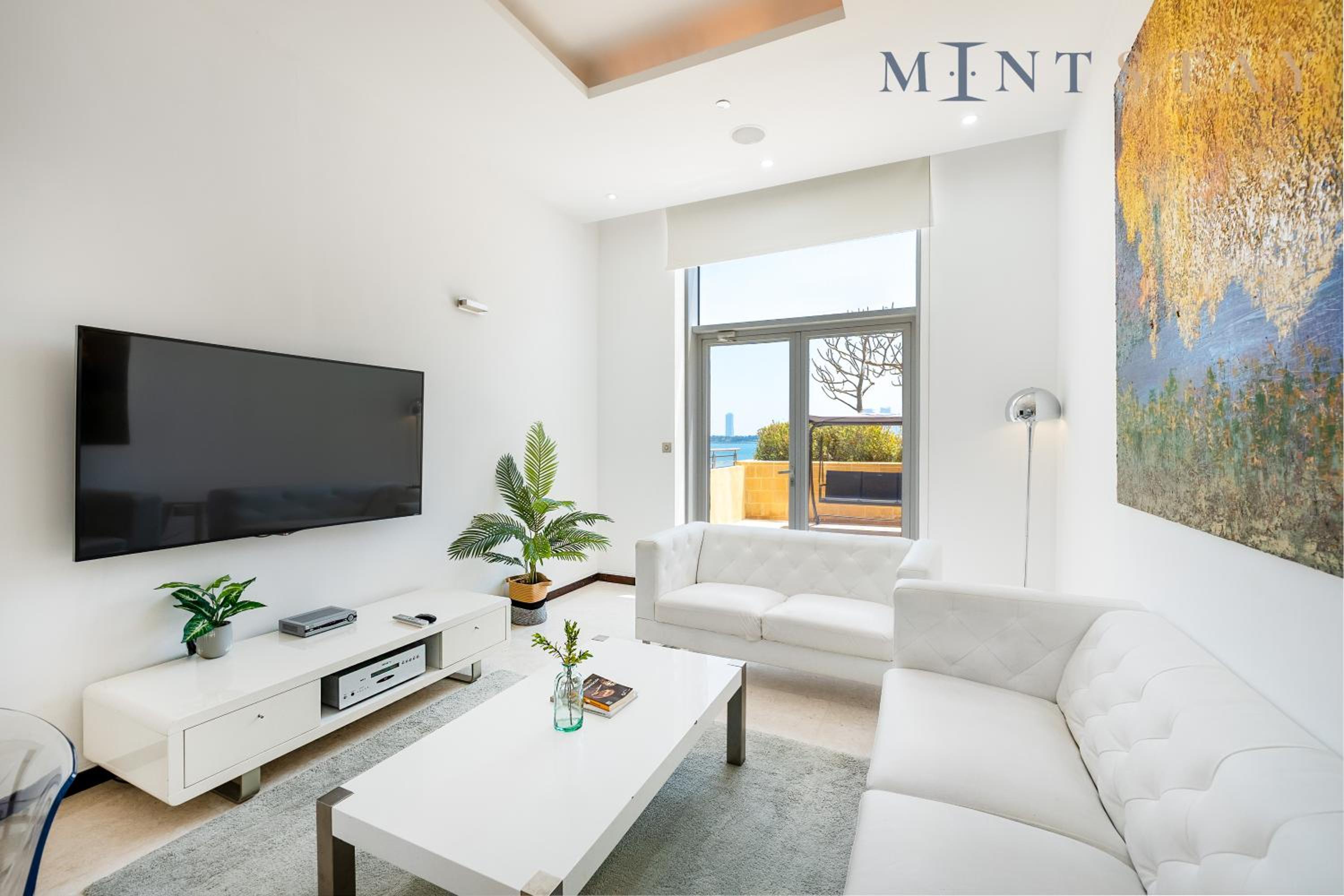 Tiara Beach Residences, Palm Jumeirah Dubai - Mint Stay