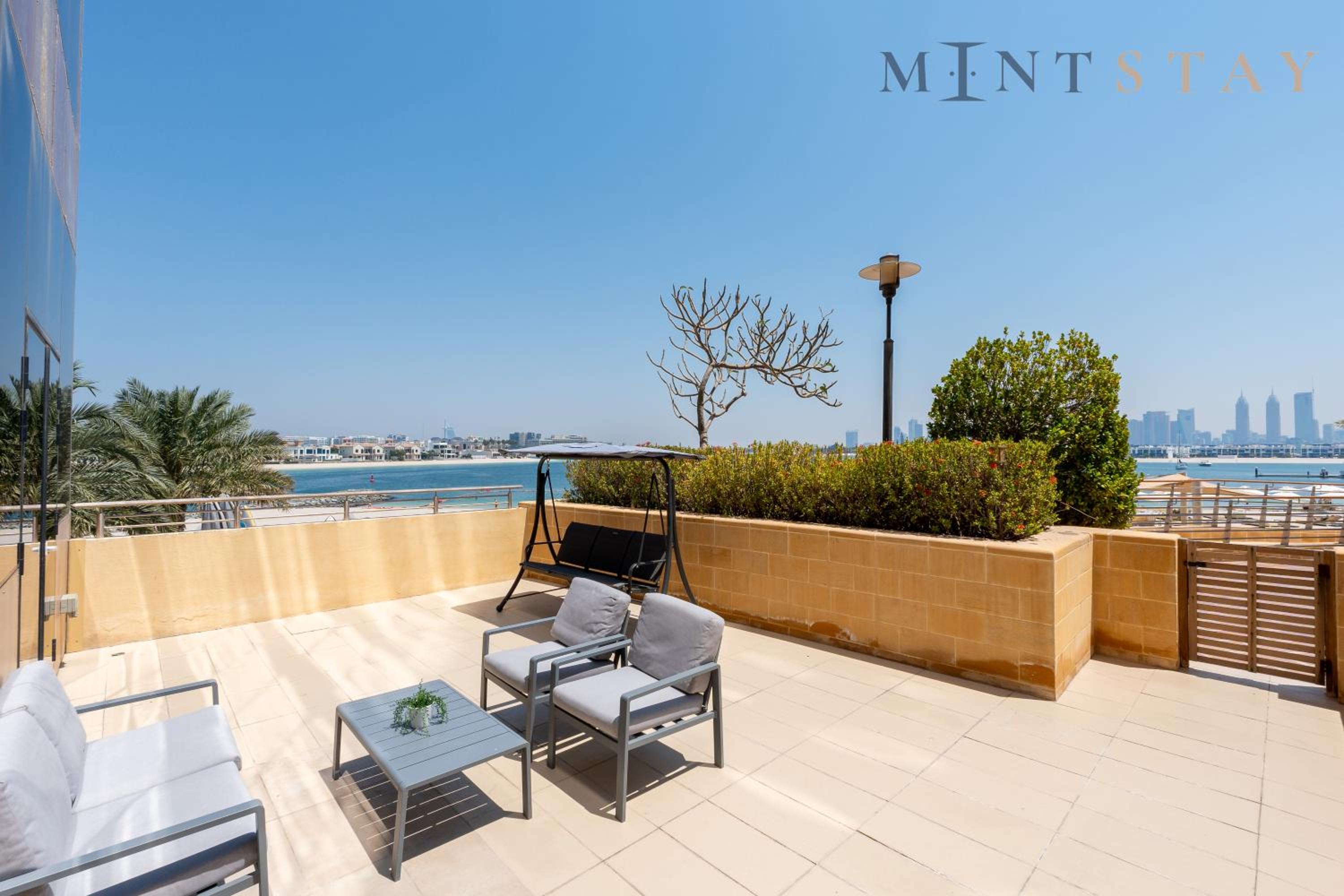 Tiara Beach Residences, Palm Jumeirah Dubai - Mint Stay