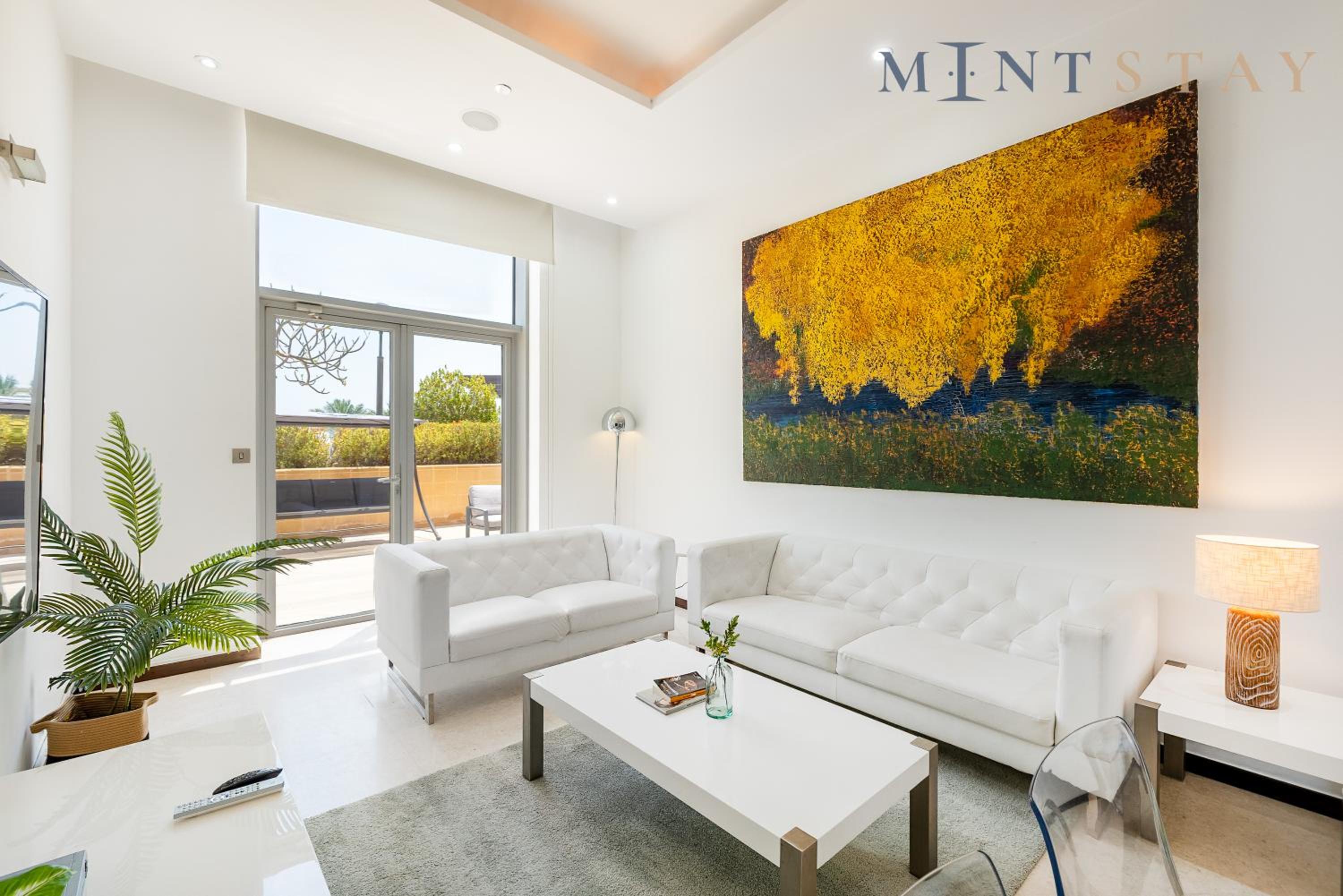 Tiara Beach Residences, Palm Jumeirah Dubai - Mint Stay