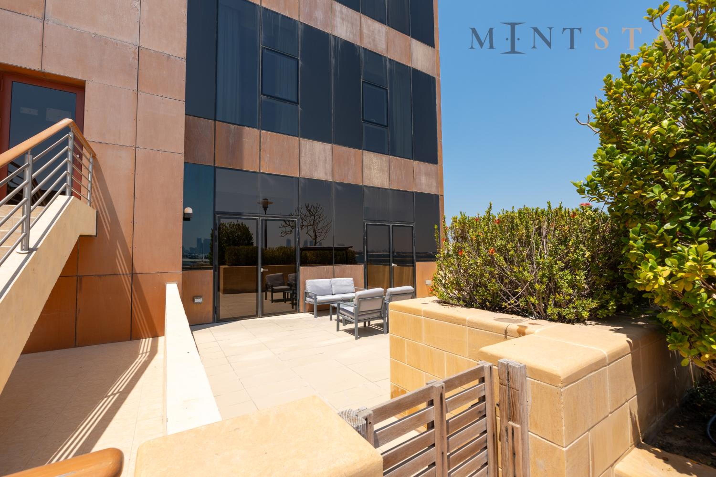 Tiara Beach Residences, Palm Jumeirah Dubai - Mint Stay