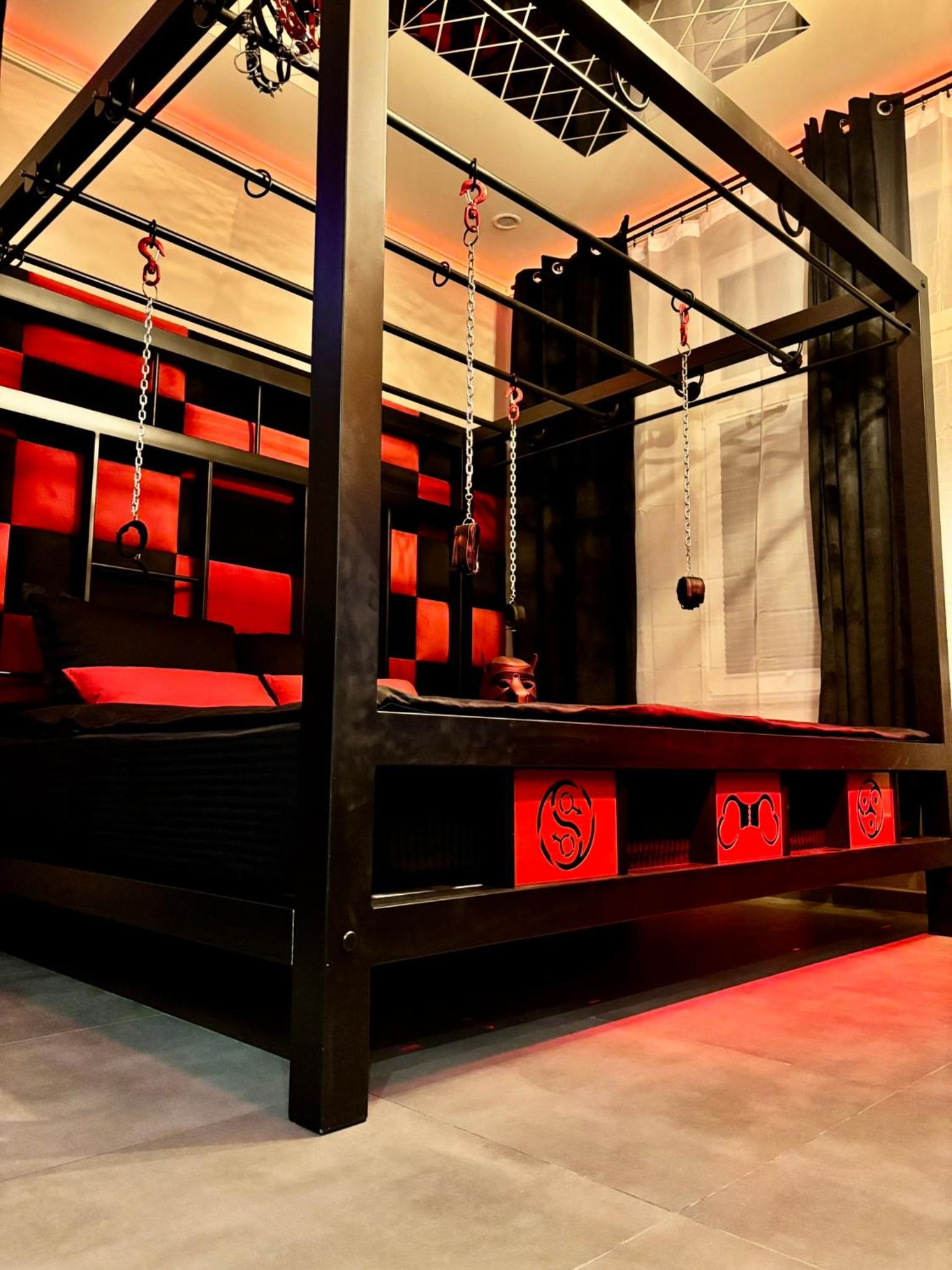 Apartament BDSM - RED BOX - Cieszyn - ADULTS ONLY