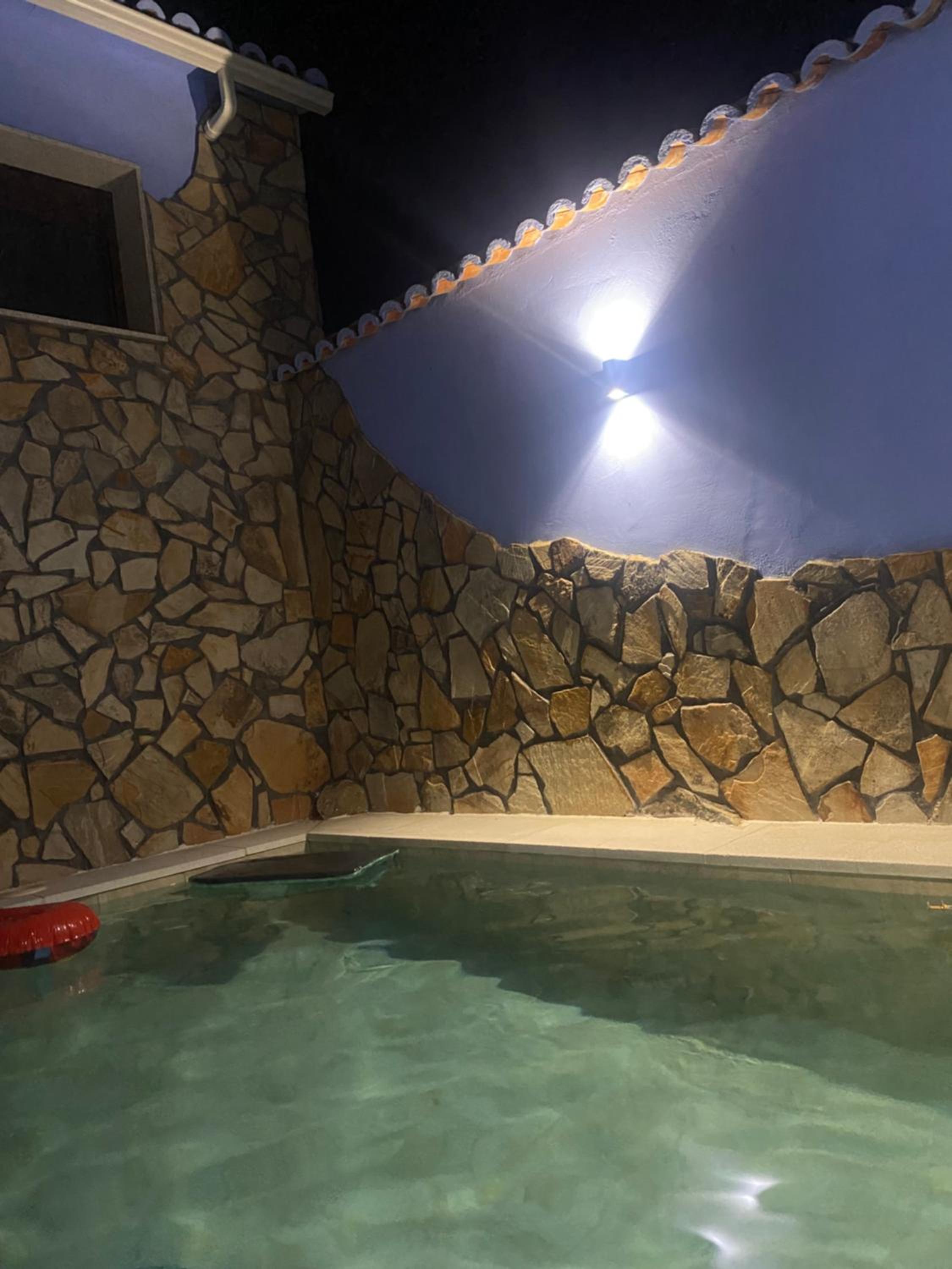 La Casa del Pueblo con piscina y barbacoa