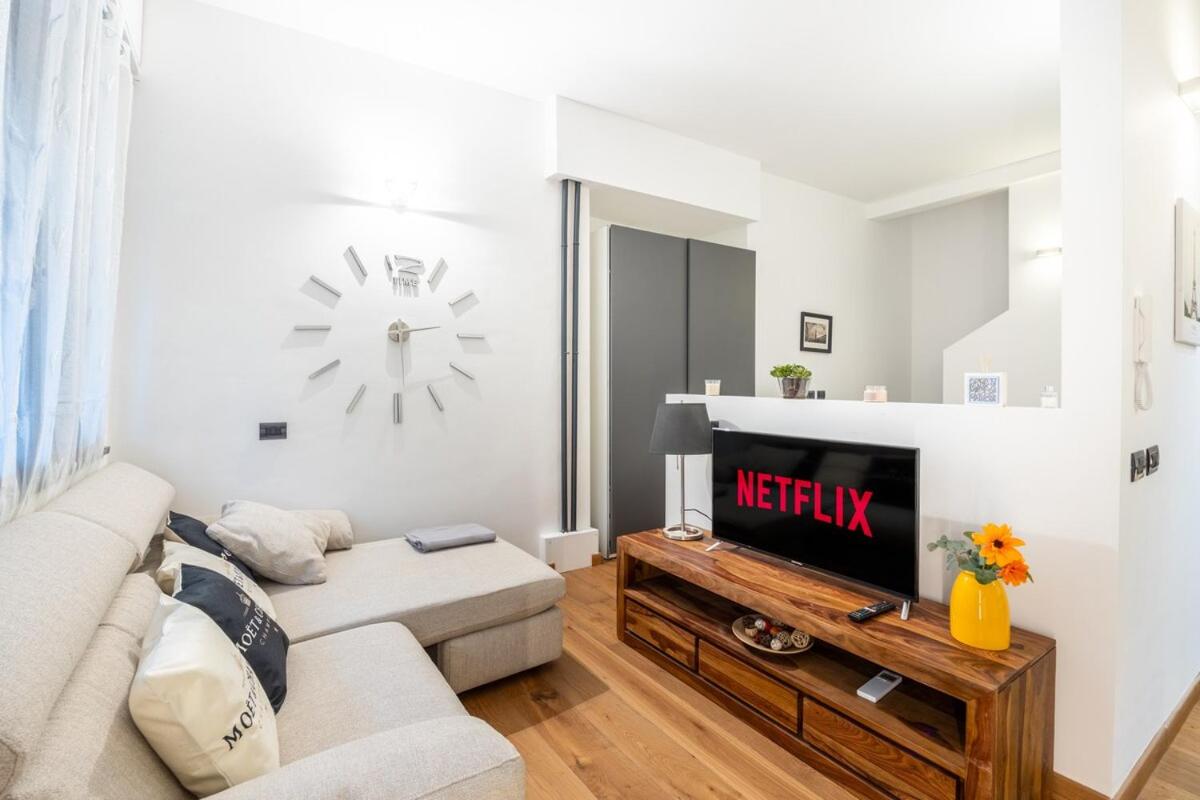 Design Apartment I Steps from Fair & Metro