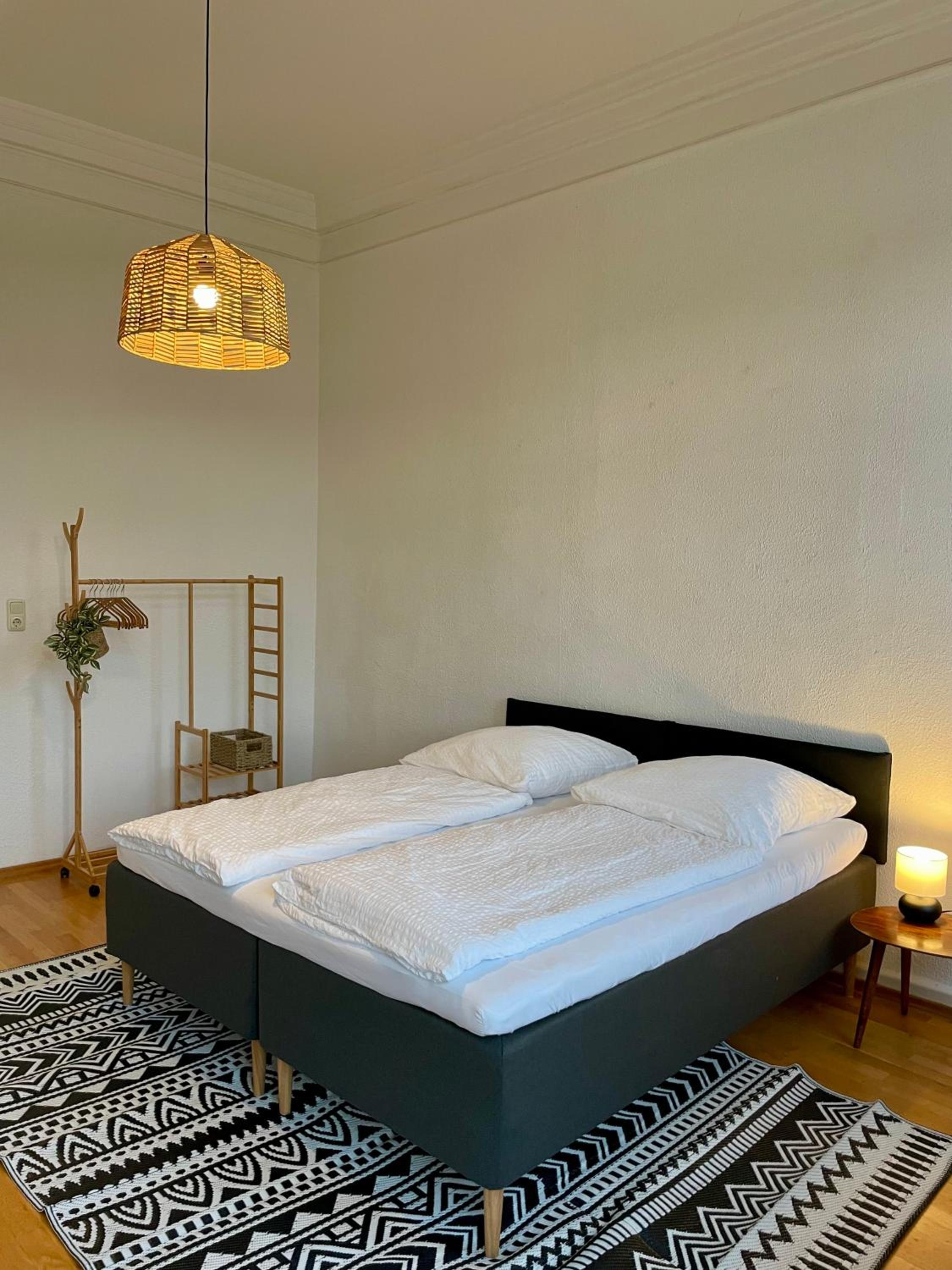 LaBed - Wohnen direkt an der Drosselgasse, stilvolle Ferienwohnung mit Rheinblick