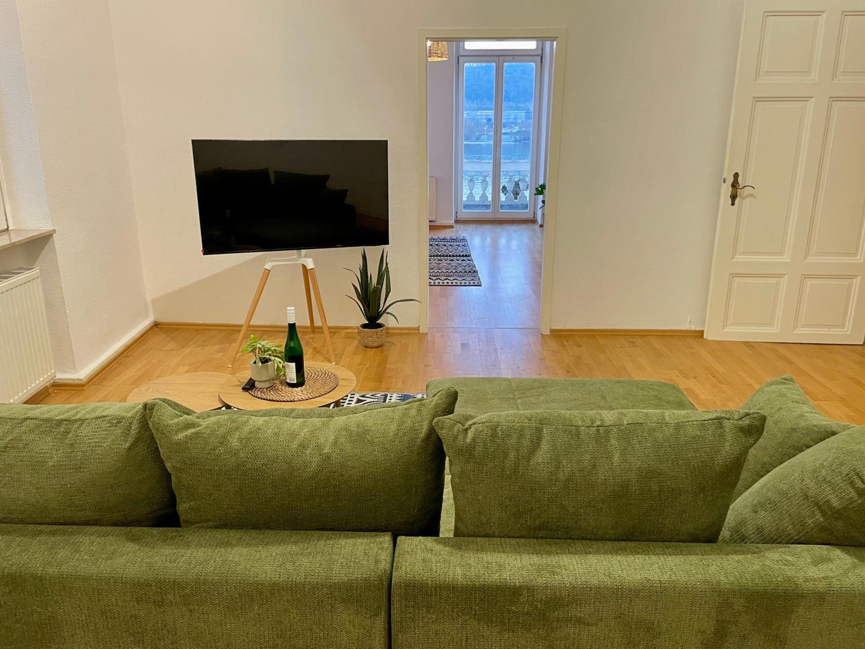 LaBed - Wohnen direkt an der Drosselgasse, stilvolle Ferienwohnung mit Rheinblick