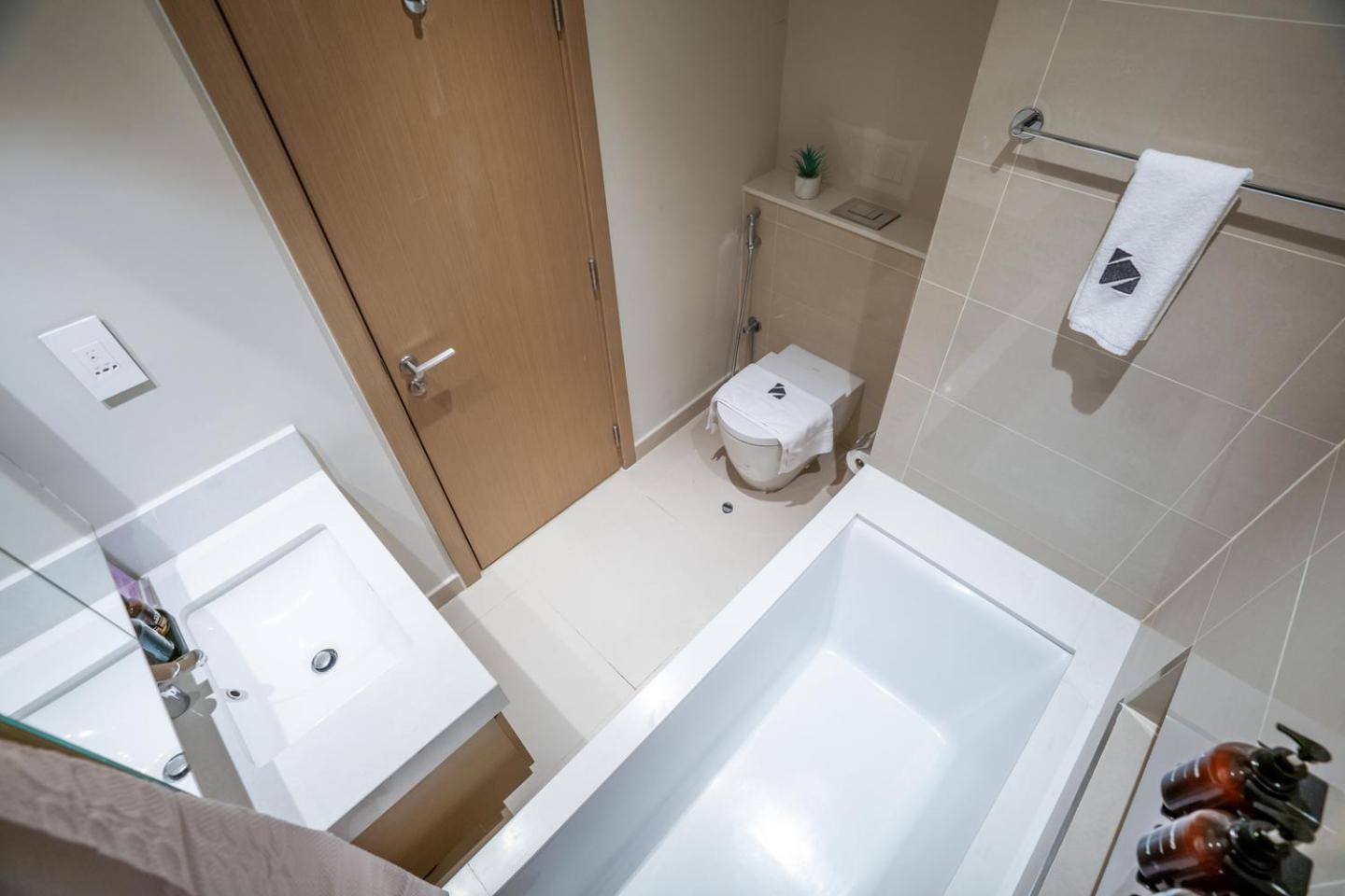 New 1BR in Creek Island with Balcony, Pool & Gym